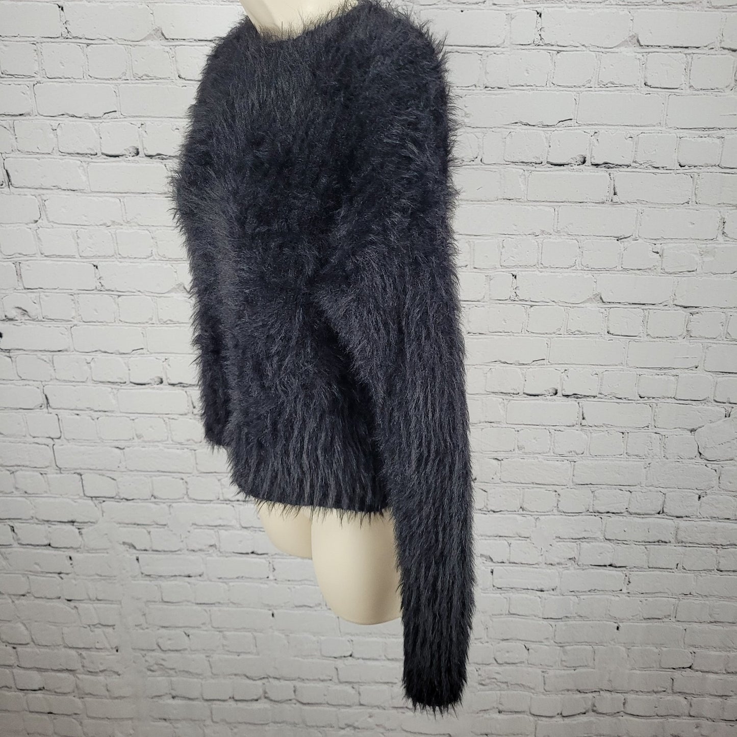 Urban Outfitters Black Faux Fur Fuzzy Pullover Cropped Sweater Size Large L