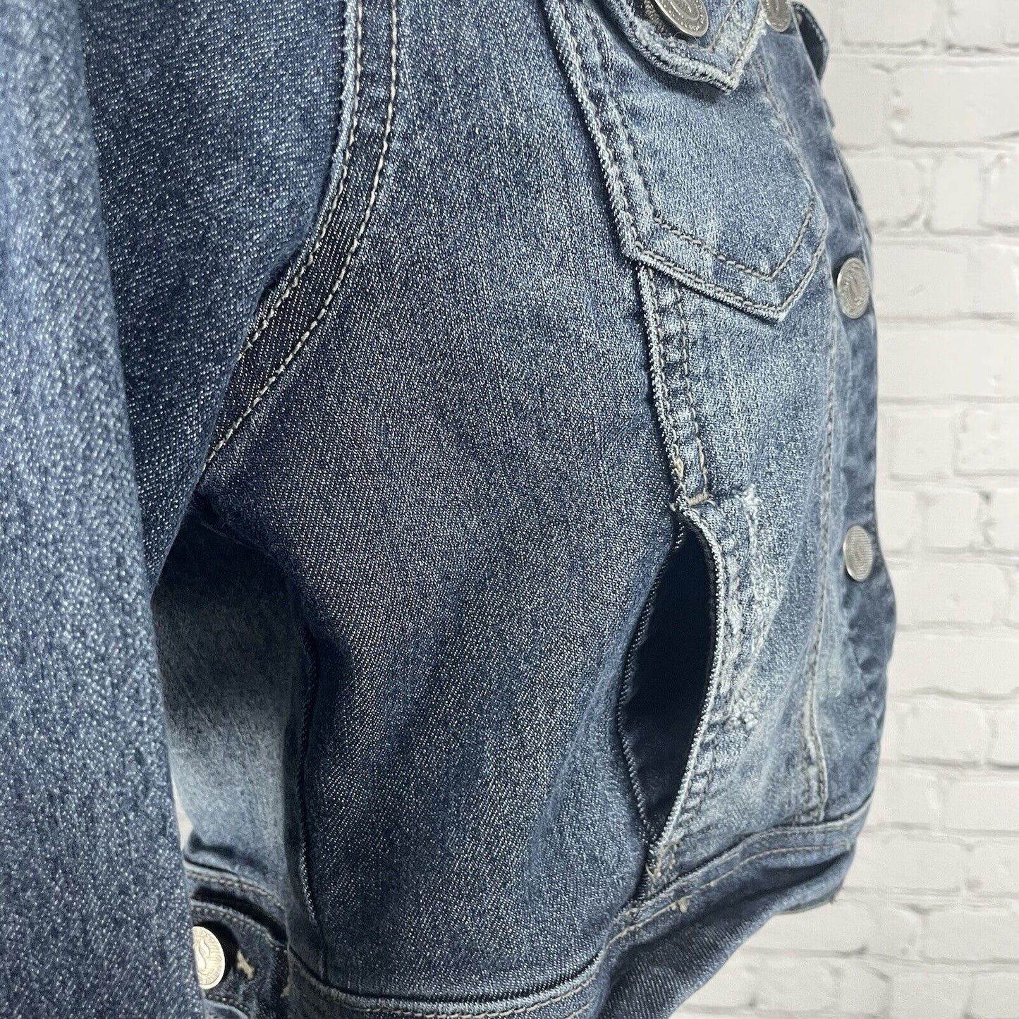 Cello Denimwear Cropped Denim Jacket 5 Button Collared Pockets Size Medium M