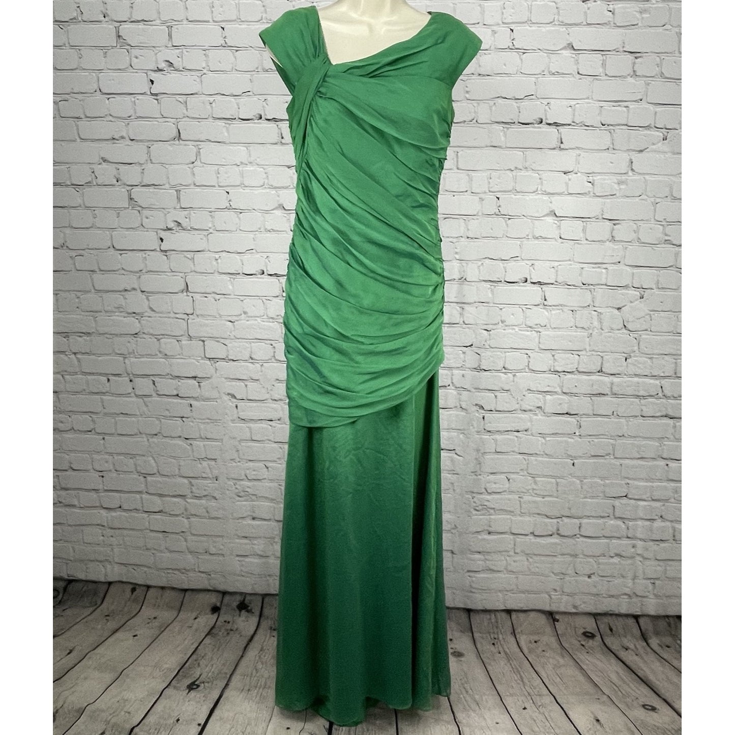 Carmen Marco Valvo Green Silk Ruched Sleeveless Maxi Gown Dress Zipped Size 2