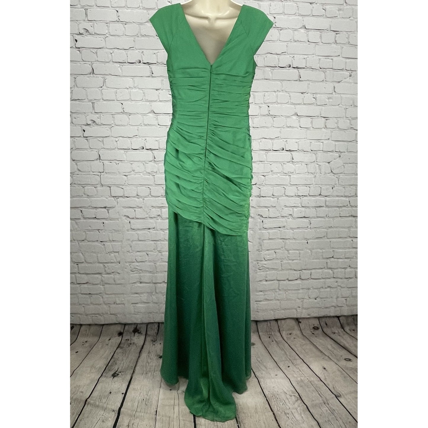 Carmen Marco Valvo Green Silk Ruched Sleeveless Maxi Gown Dress Zipped Size 2
