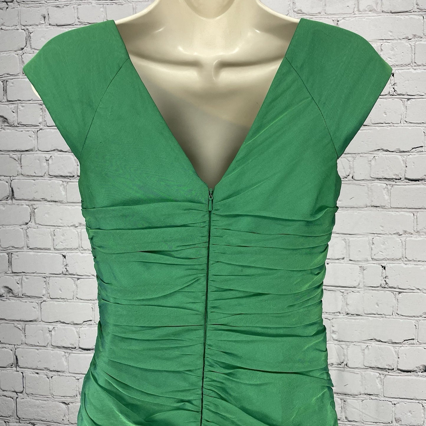 Carmen Marco Valvo Green Silk Ruched Sleeveless Maxi Gown Dress Zipped Size 2