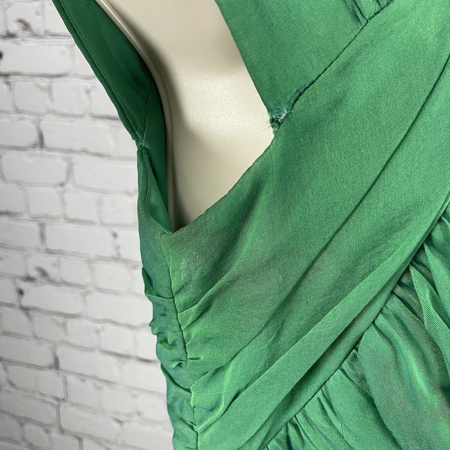 Carmen Marco Valvo Green Silk Ruched Sleeveless Maxi Gown Dress Zipped Size 2