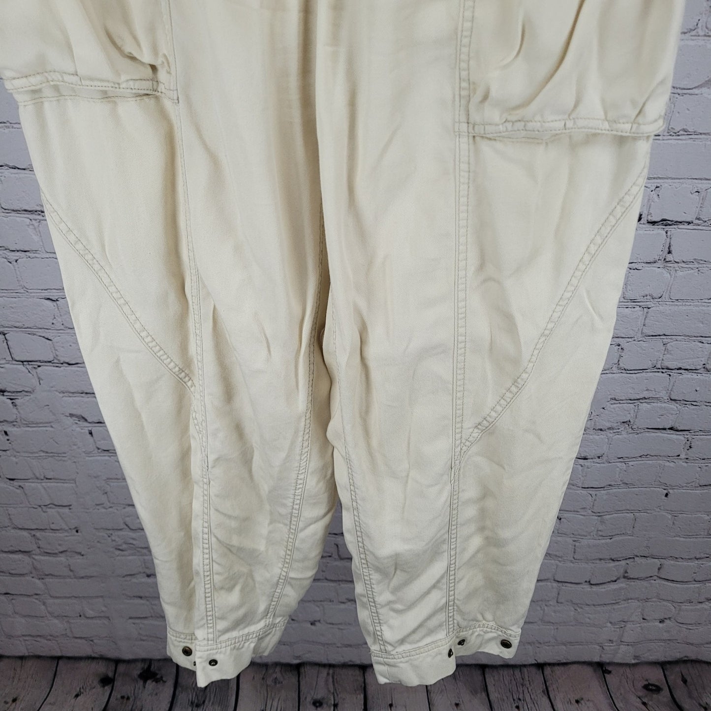 Urban Outfitters Ivory Soft Twill Lightweight High Rise Pants Size 4 (26x27)
