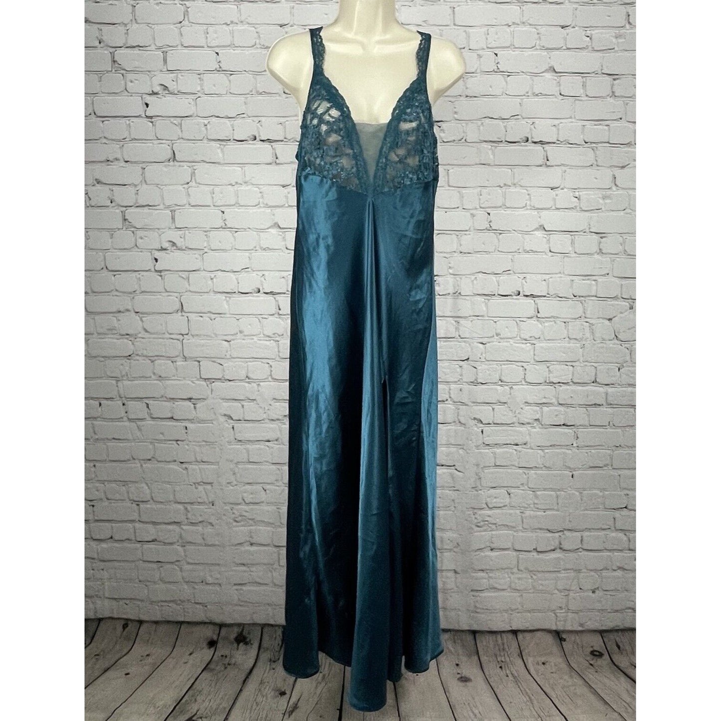 VTG Victoria’s Secret Gold Lable Blue Silky Lace Sleep Dress Lingerie Size M