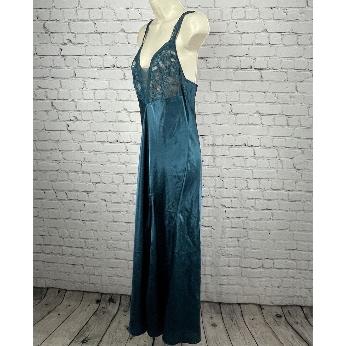 VTG Victoria’s Secret Gold Lable Blue Silky Lace Sleep Dress Lingerie Size M