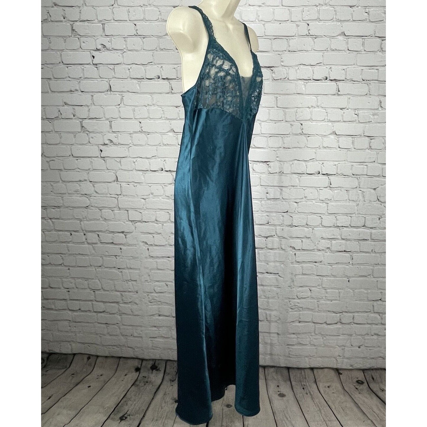 VTG Victoria’s Secret Gold Lable Blue Silky Lace Sleep Dress Lingerie Size M