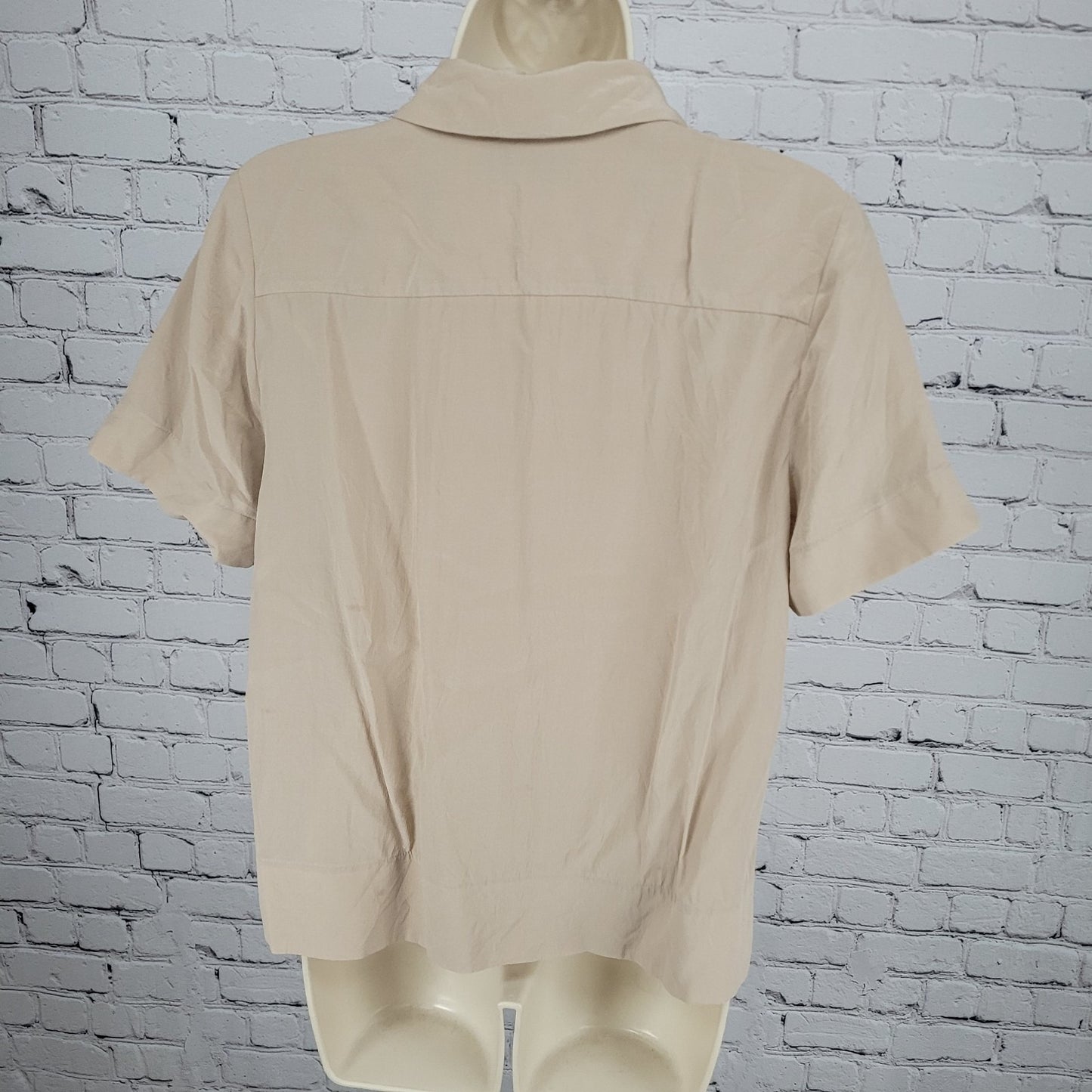 Everlane Beige 100% Silk Buttoned Up Short Sleeve Lightweight Shirt Top Size 6