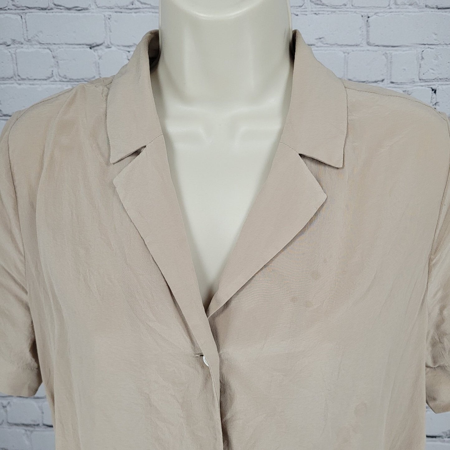 Everlane Beige 100% Silk Buttoned Up Short Sleeve Lightweight Shirt Top Size 6