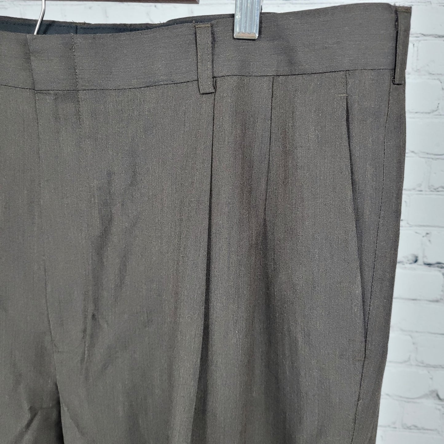 Jos A Bank Brown 100% Travelers Collection Pleated Dress Pants Size 40 (39x30)