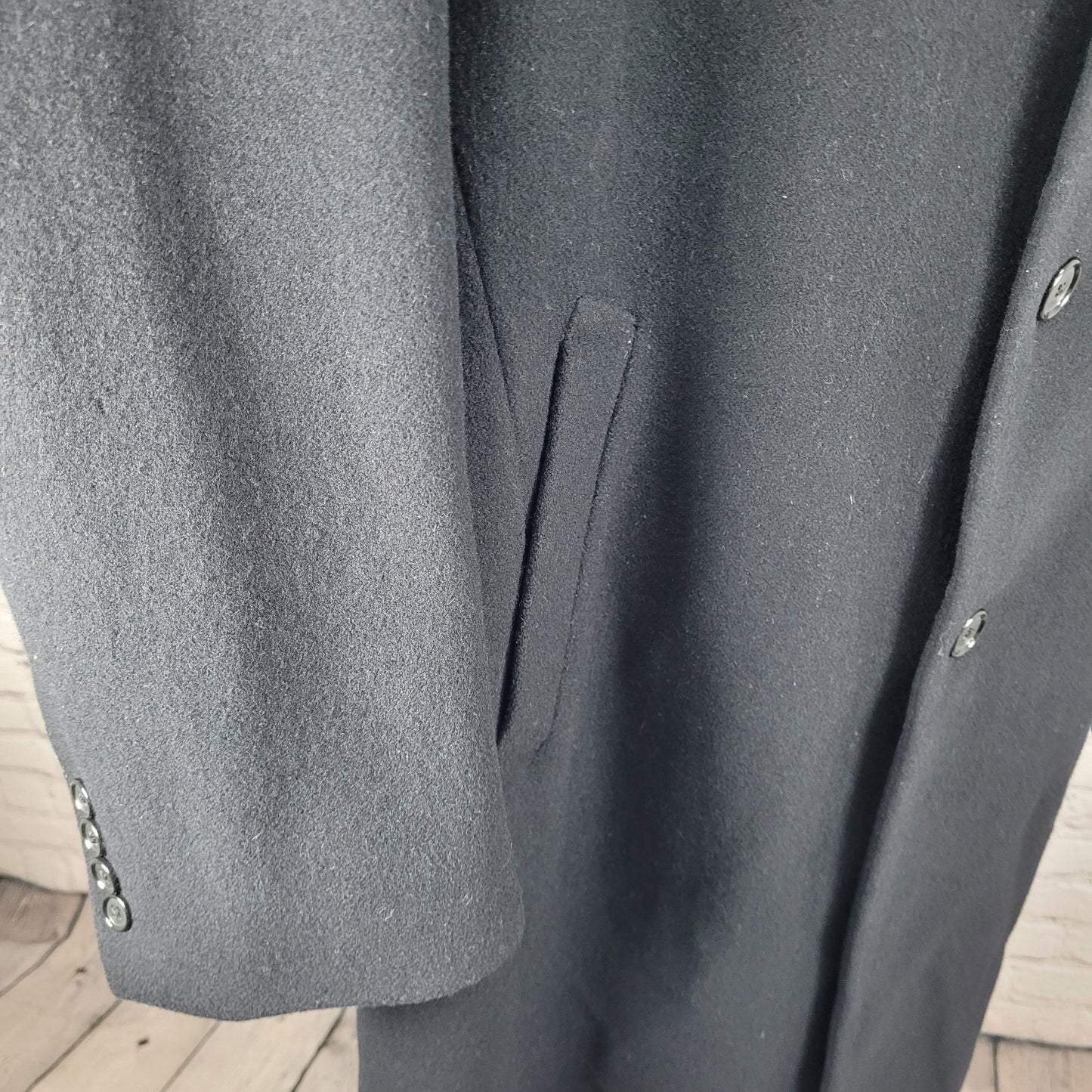 Jos A Bank Black Wool & Cashmere Buttoned Lined Inner Pockets Coat Size 44L