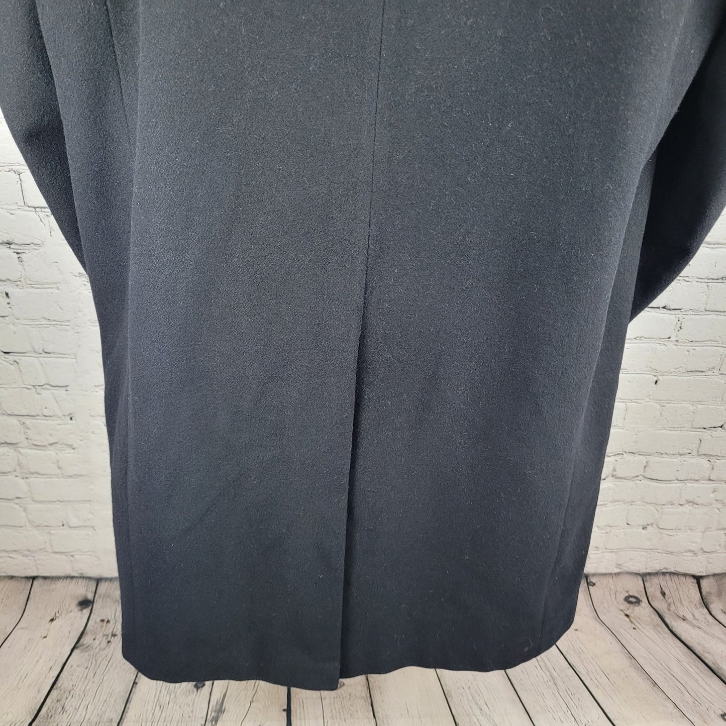 Jos A Bank Black Wool & Cashmere Buttoned Lined Inner Pockets Coat Size 44L