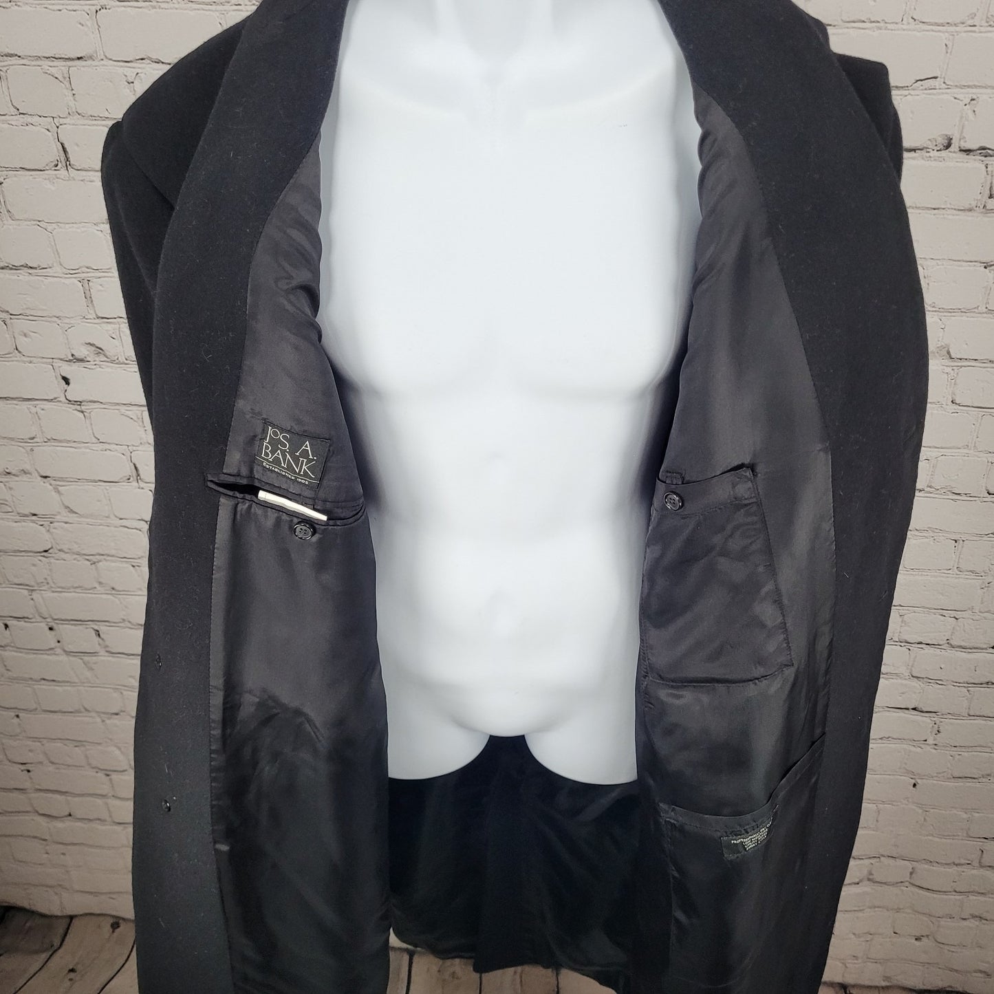Jos A Bank Black Wool & Cashmere Buttoned Lined Inner Pockets Coat Size 44L