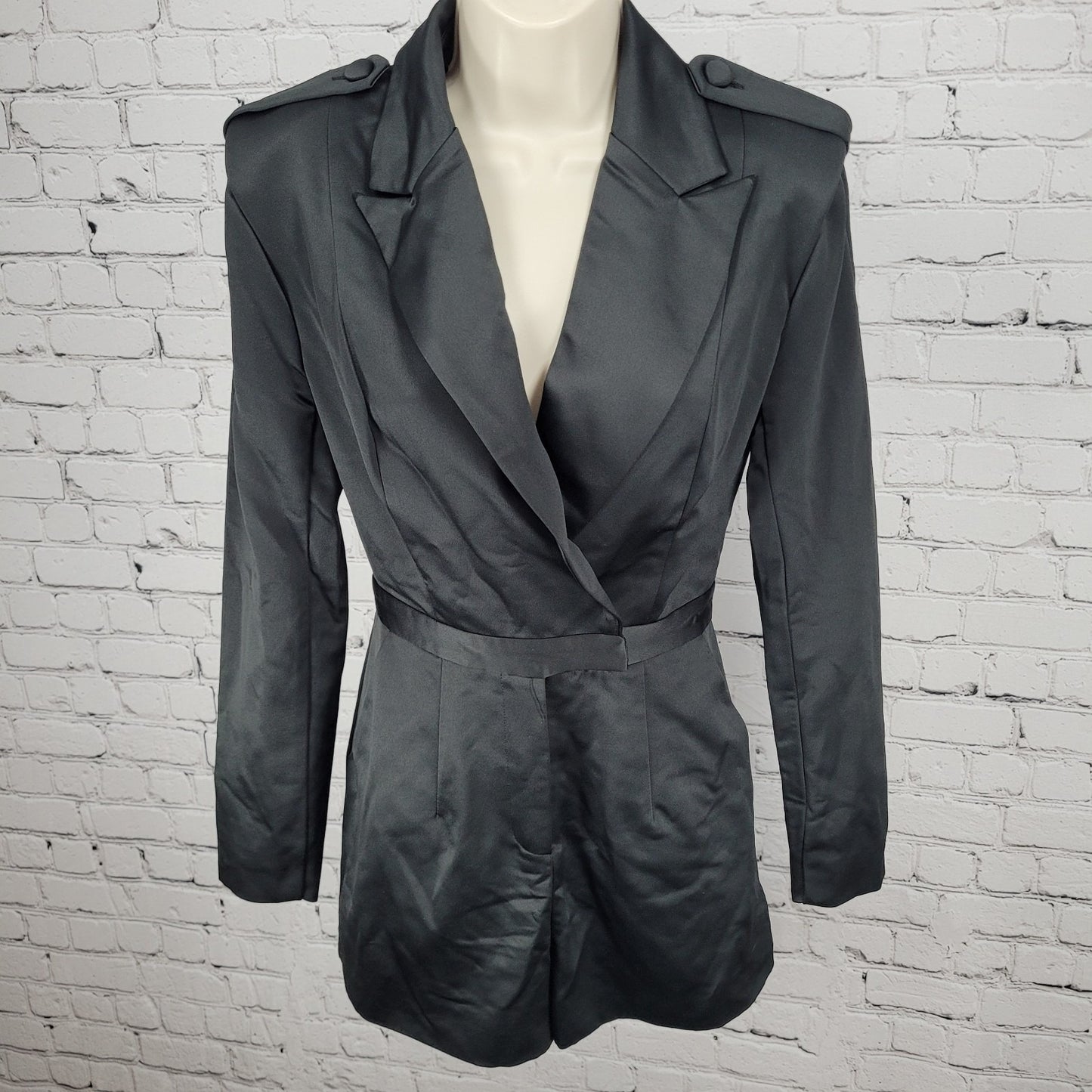 Lavish Alice Black Silky Long Sleeve Tuxedo Style Pockets Lined Romper Size 2