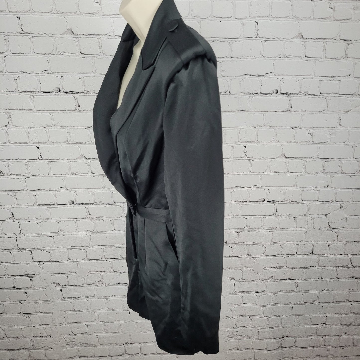 Lavish Alice Black Silky Long Sleeve Tuxedo Style Pockets Lined Romper Size 2
