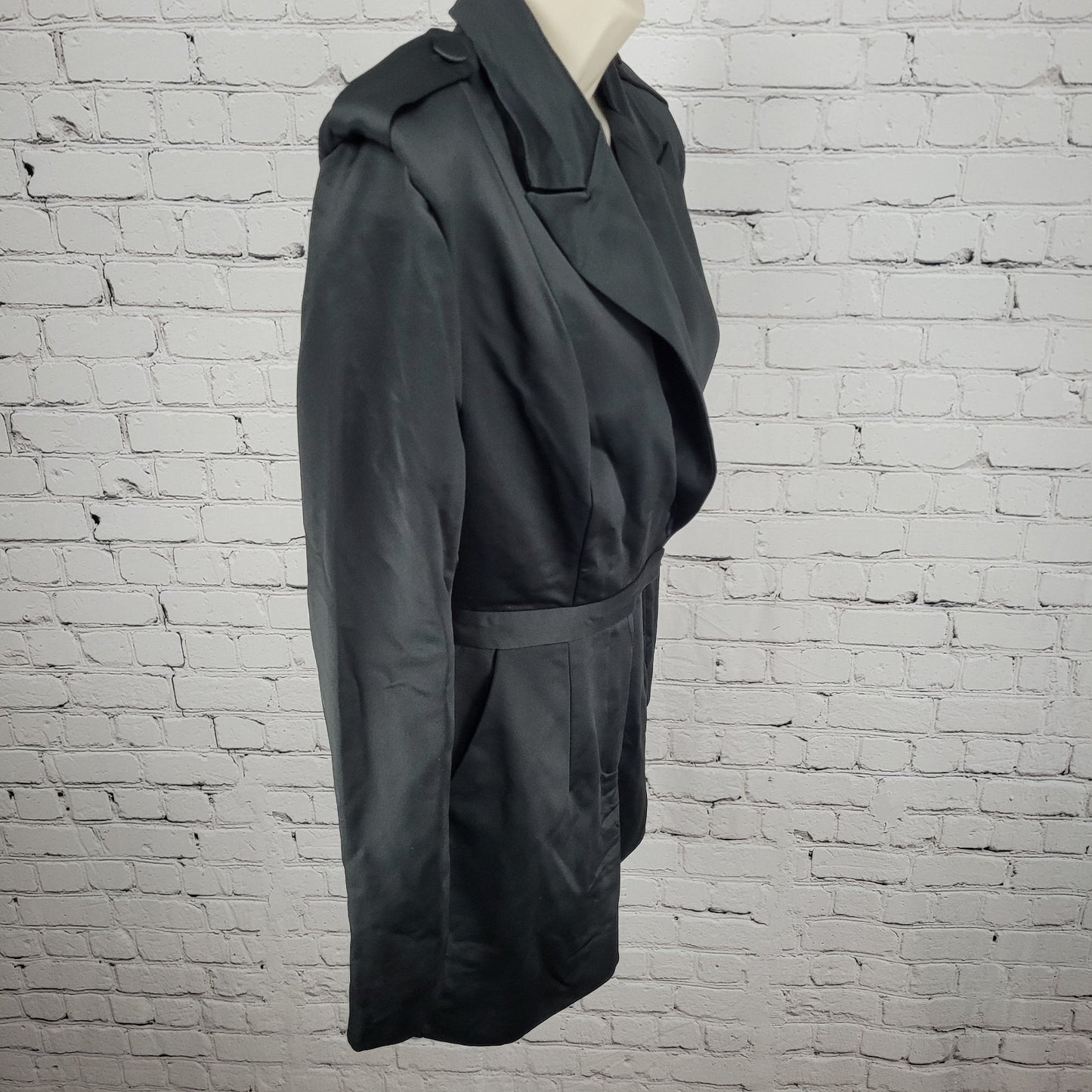 Lavish Alice Black Silky Long Sleeve Tuxedo Style Pockets Lined Romper Size 2