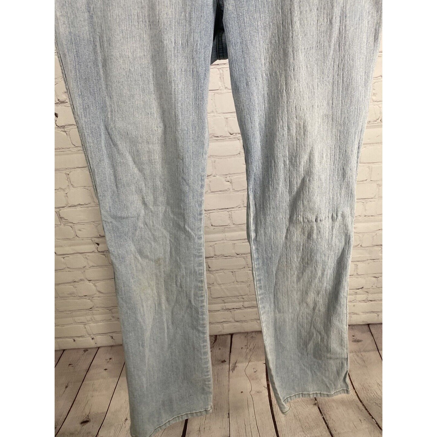 Playboy Light Wash Mid Rise Straight Leg Denim Blue Jeans (31 x 32)