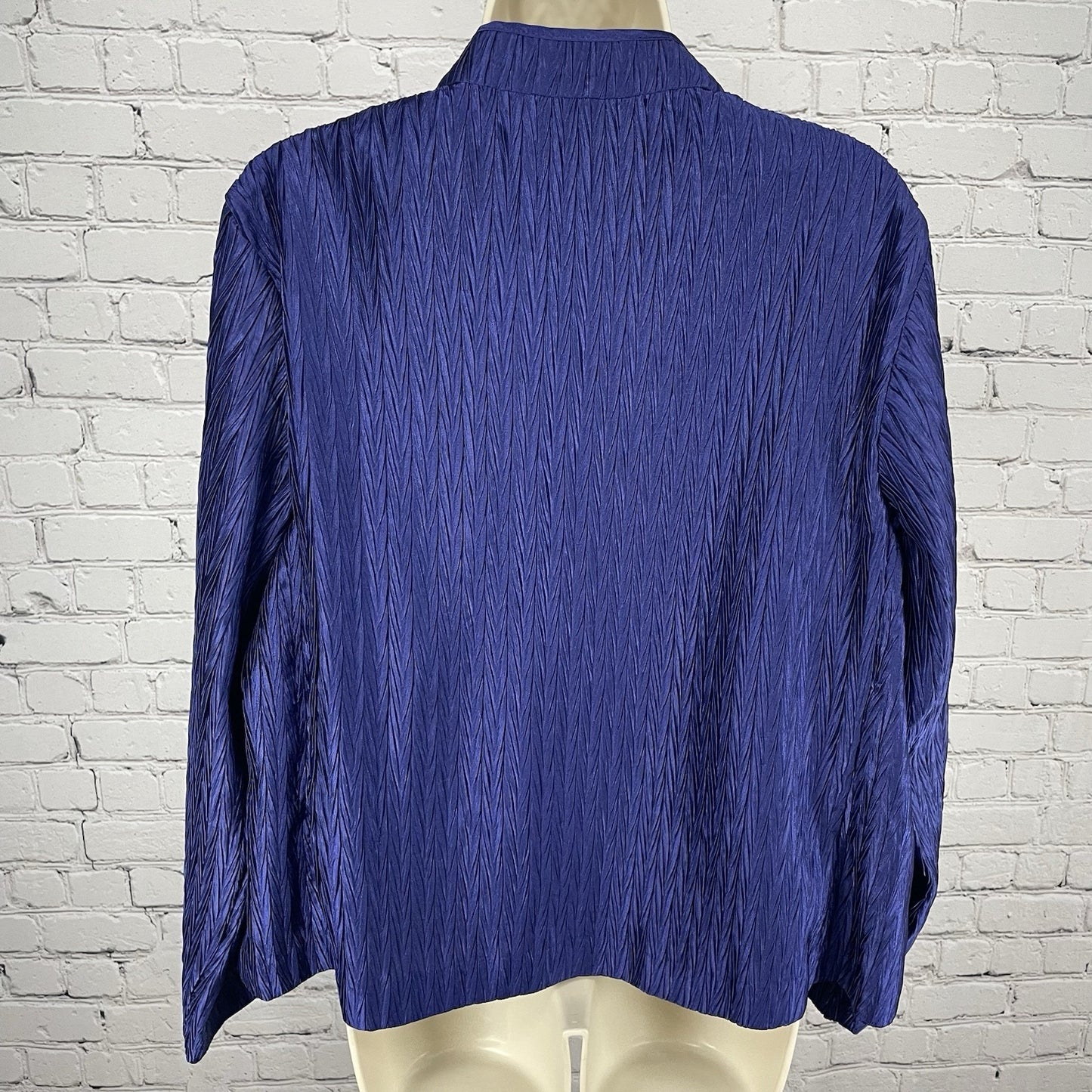 Chico’s Blue Satin Crinkle Textured Open Lightweight Unlined Jacket Size 2 US 12