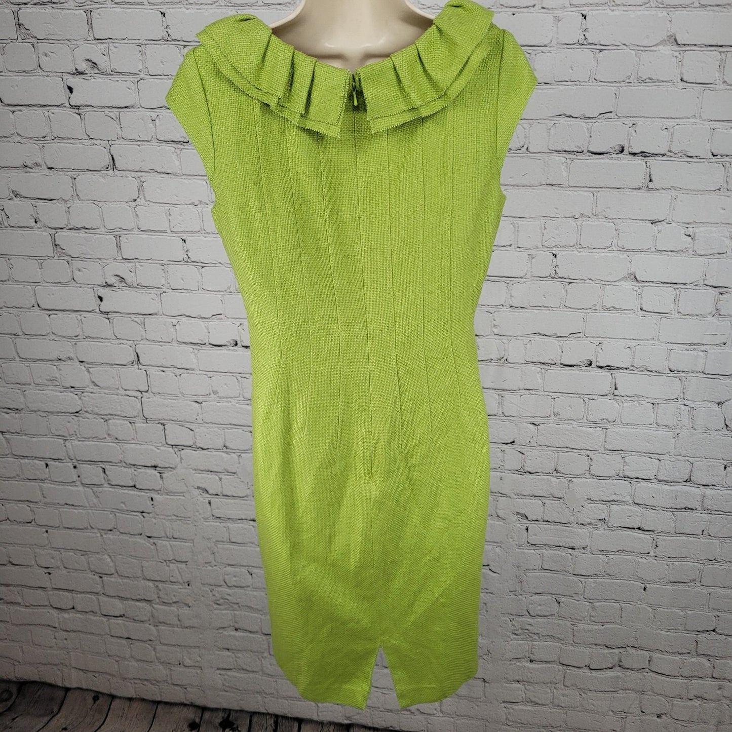 Kay Unger Green 100% Silk Woven Ruffle Short Cap Sleeve Lined Dress Size 8