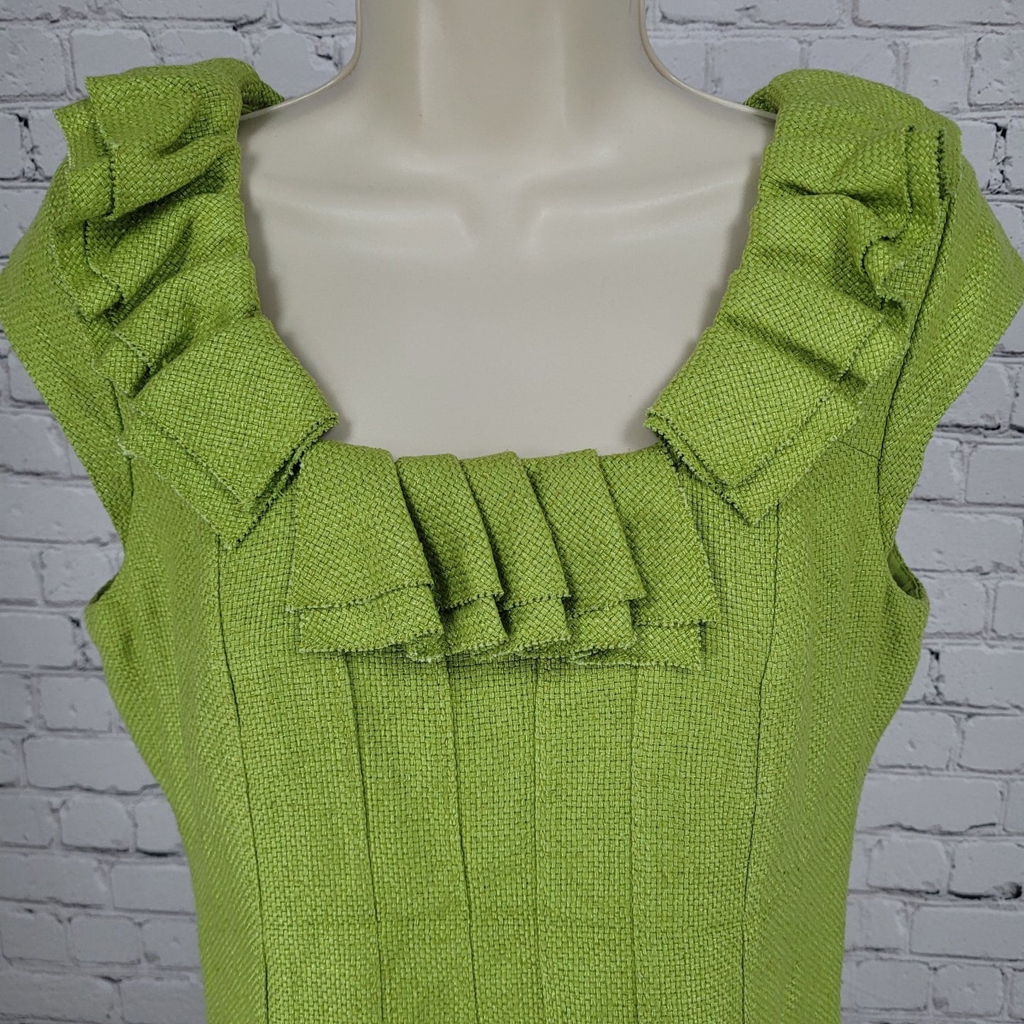Kay Unger Green 100% Silk Woven Ruffle Short Cap Sleeve Lined Dress Size 8