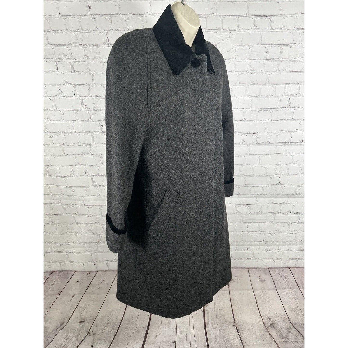 VTG Jofeld De Ball Gray Wool Blend Velvet Collar Water Repellent Overcoat Medium