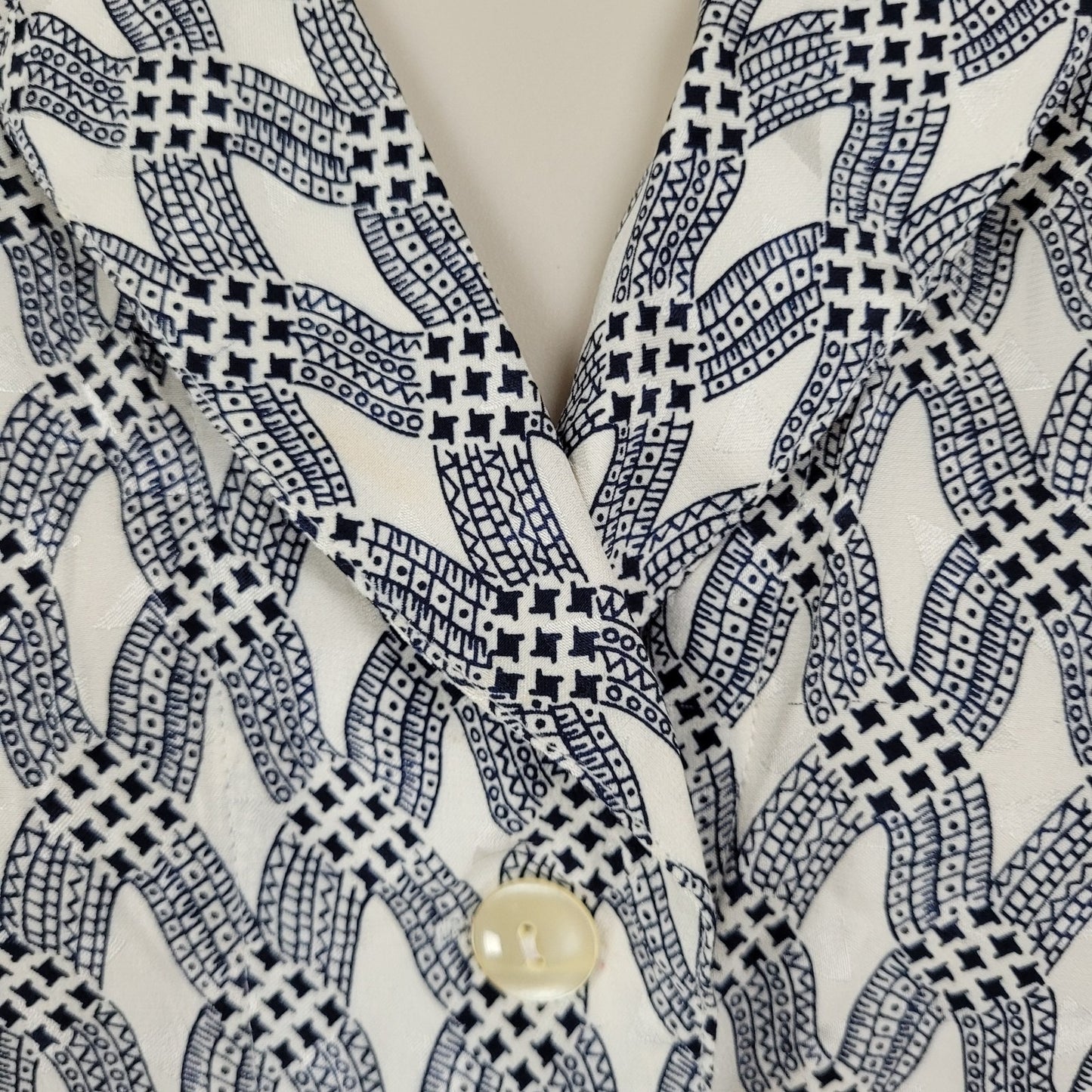VTG Harve Benard Navy 100% Silk Lightweight Button Up Short Sleeve Shirt Size 2P