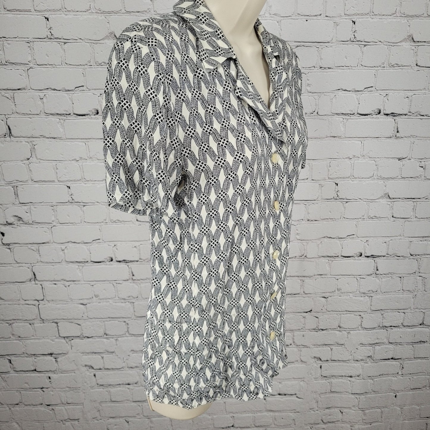 VTG Harve Benard Navy 100% Silk Lightweight Button Up Short Sleeve Shirt Size 2P