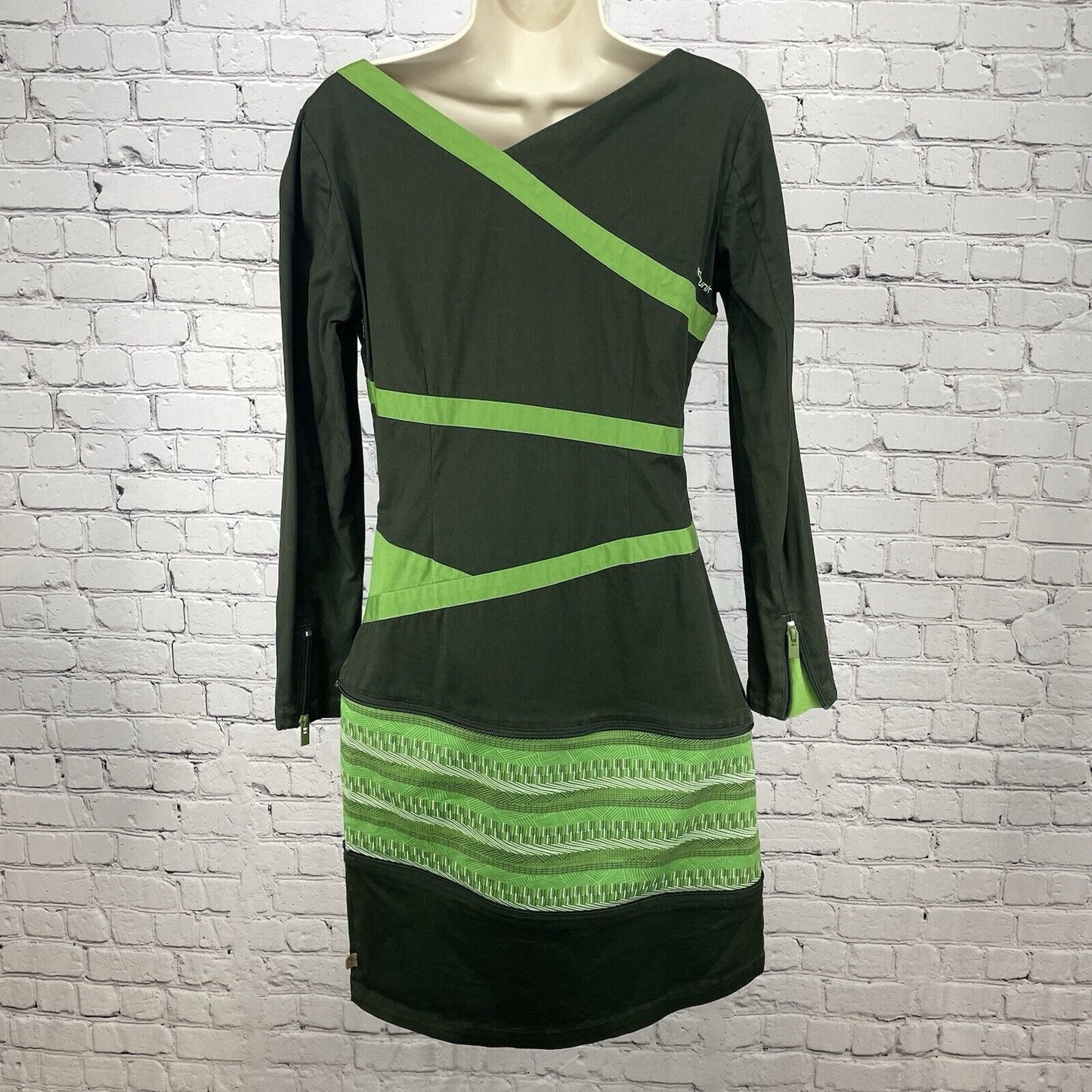 Skunkfunk Green Long Sleeve Zippered Convertible Short To Midi Dress Size 3