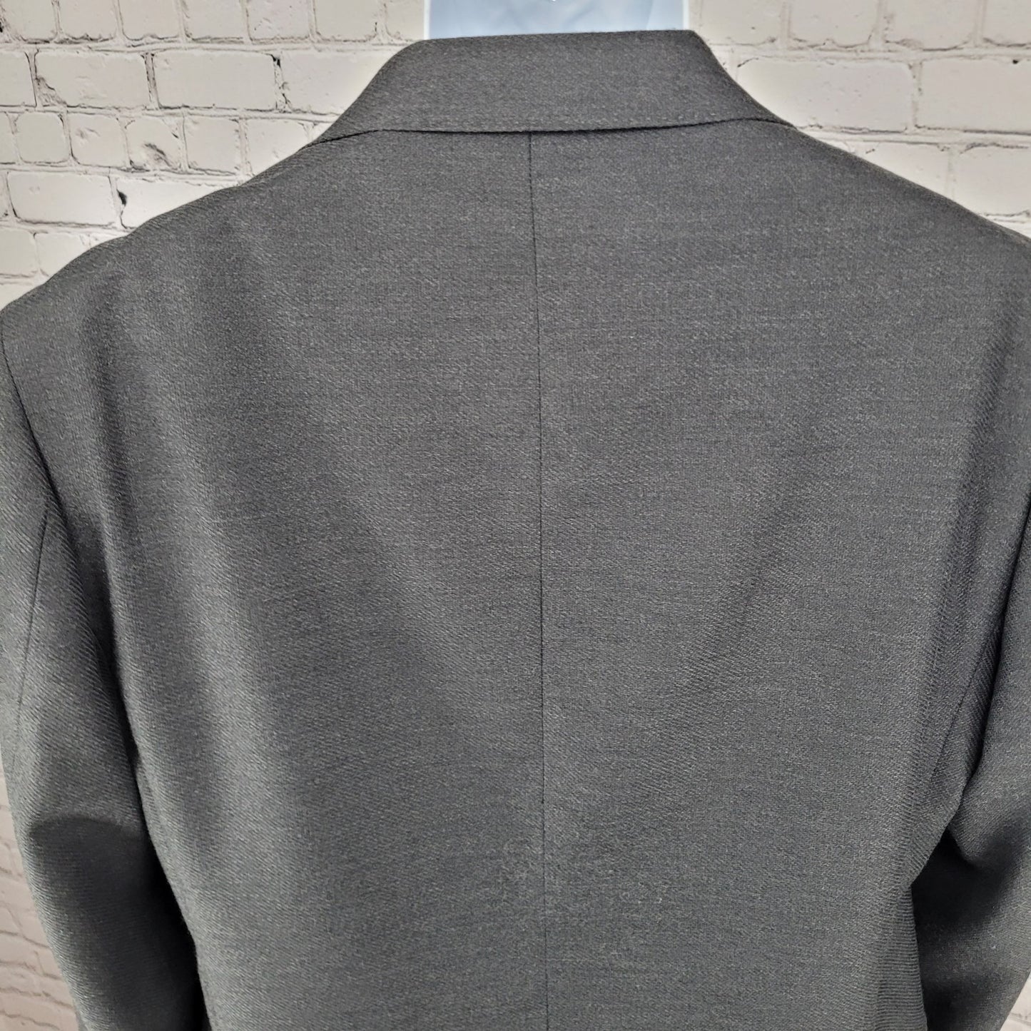 Calvin Klein Grey 2 Botton Double Vented Notch Blazer Sport Coat Size 40L
