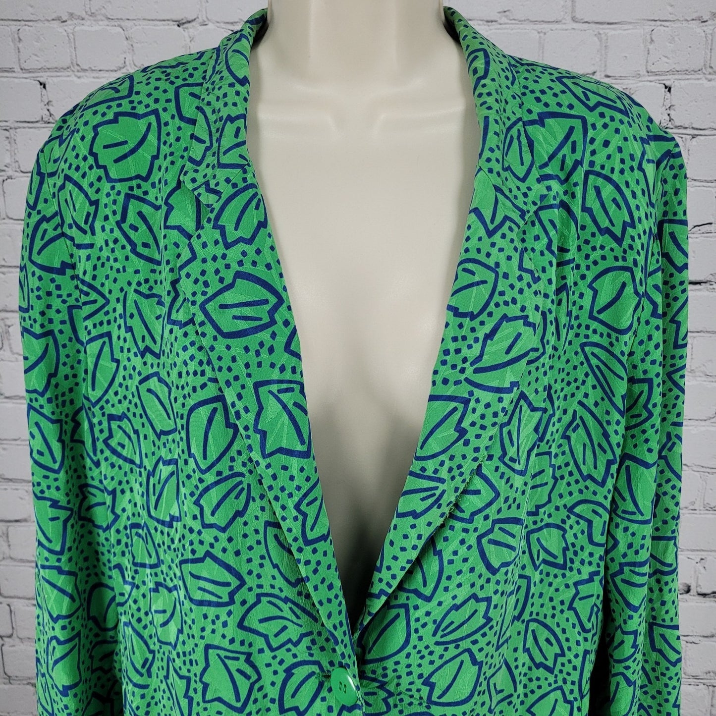 VTG Liz Claiborne Green 100% Silk Leaf Print Unlined Lightweight Jacket Size MP