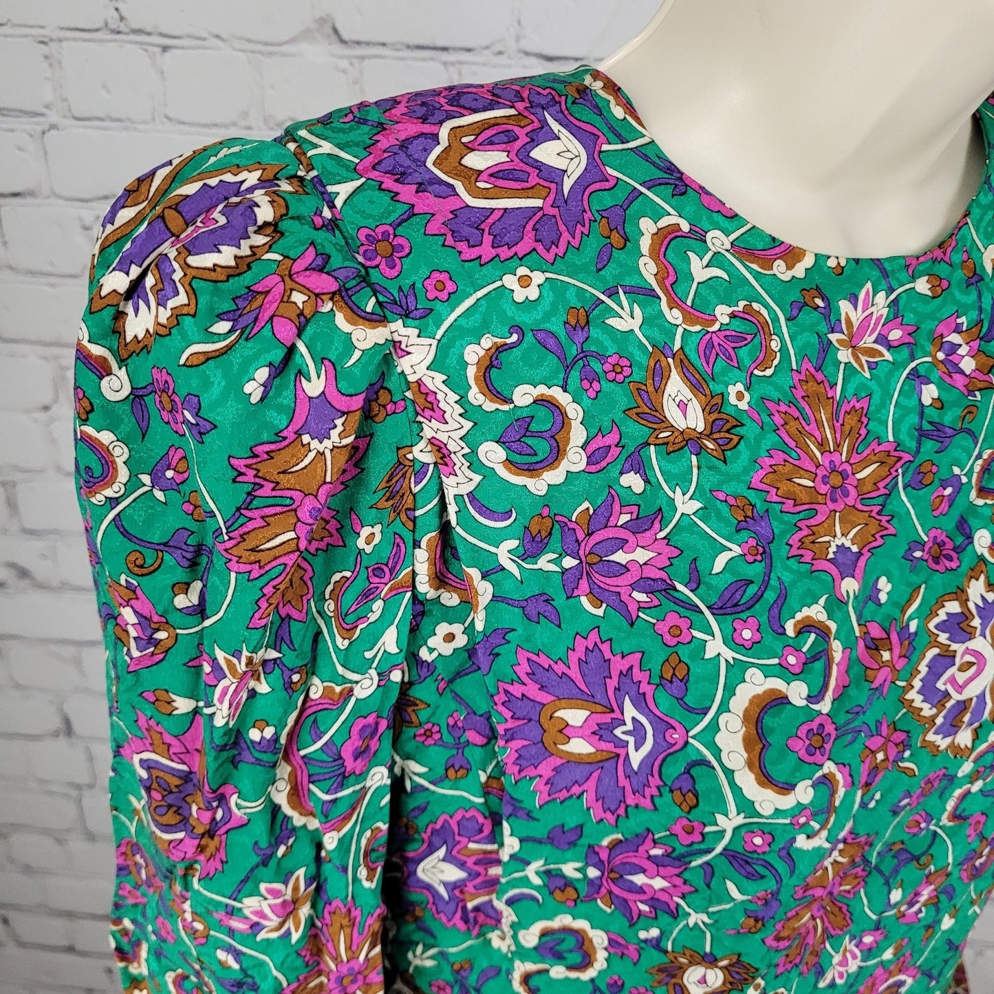 NWT VTG Richard Warren Green 100% Silk Floral Gold Button Long Sleeve Blouse 4