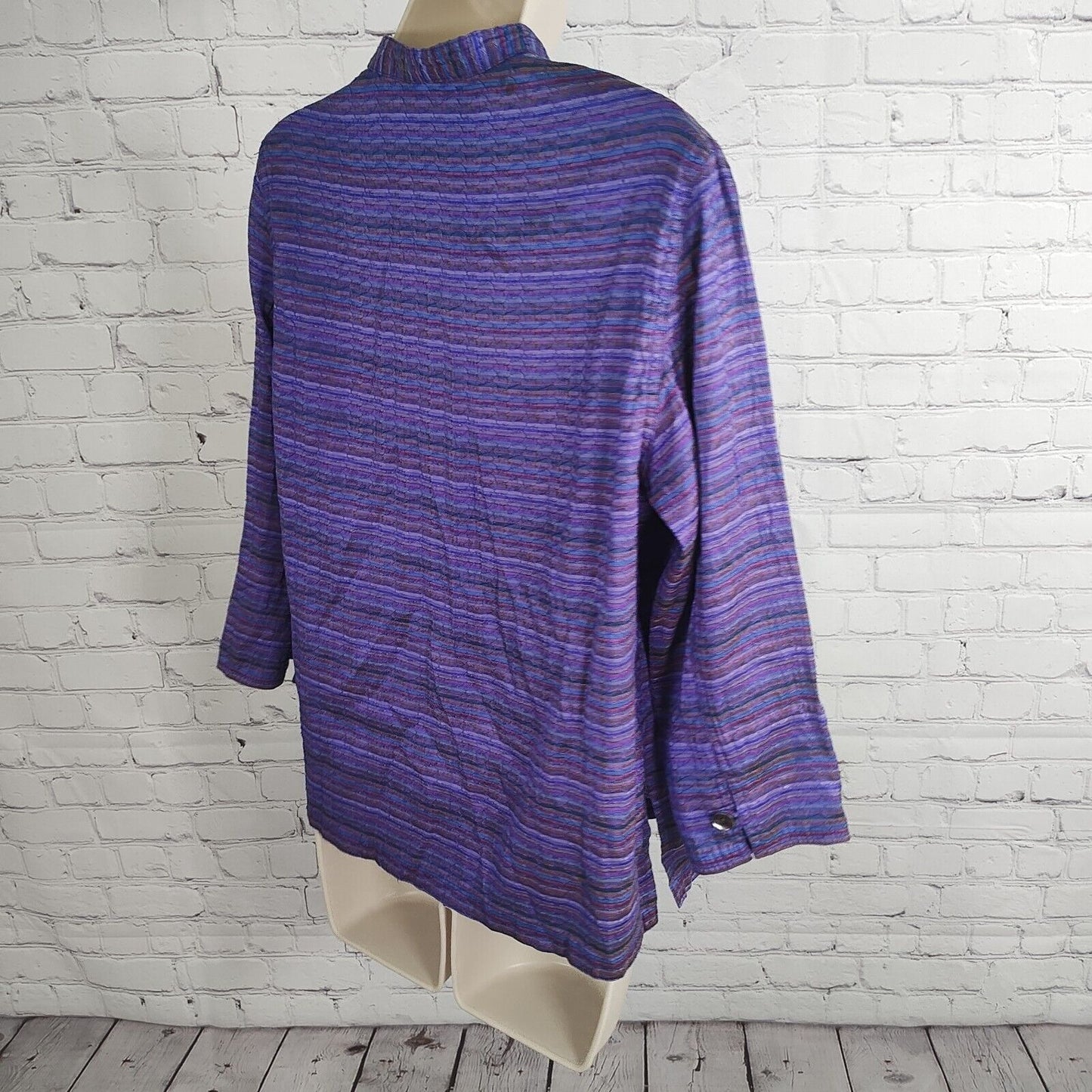 Coldwater Creek 100% Silk Colorful Stripes Long Sleeve Button Up Size Medium