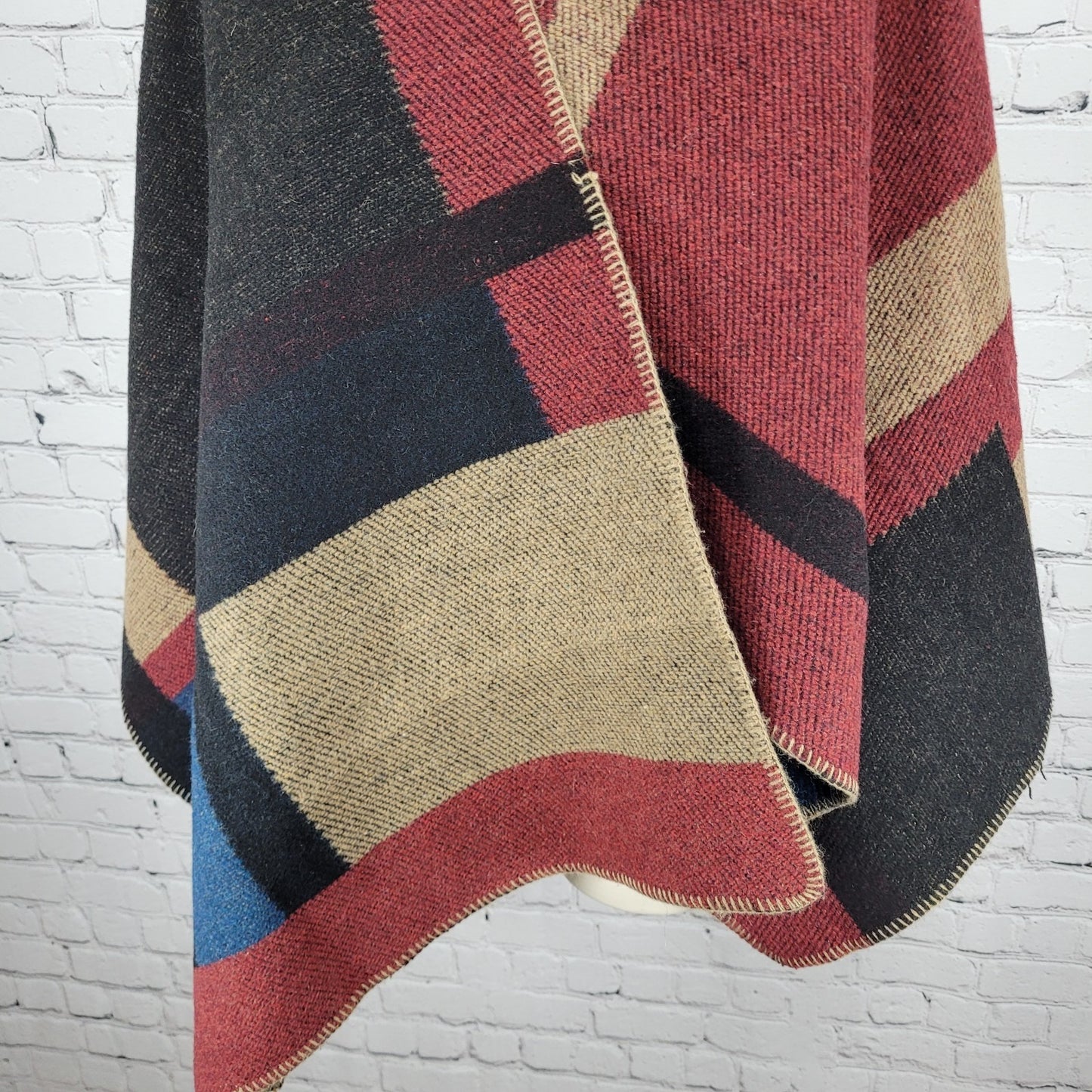 Ayomis Proesum Colorblock Asymmetric Shawl Cape Blanket Sweater One Size