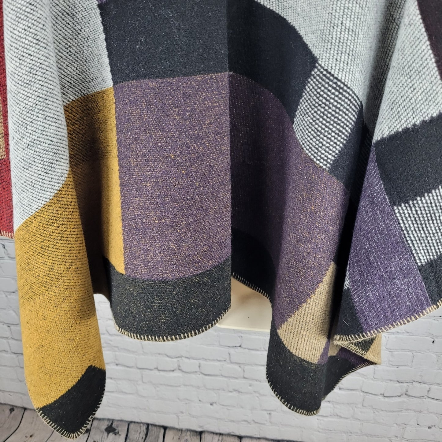 Ayomis Proesum Colorblock Asymmetric Shawl Cape Blanket Sweater One Size