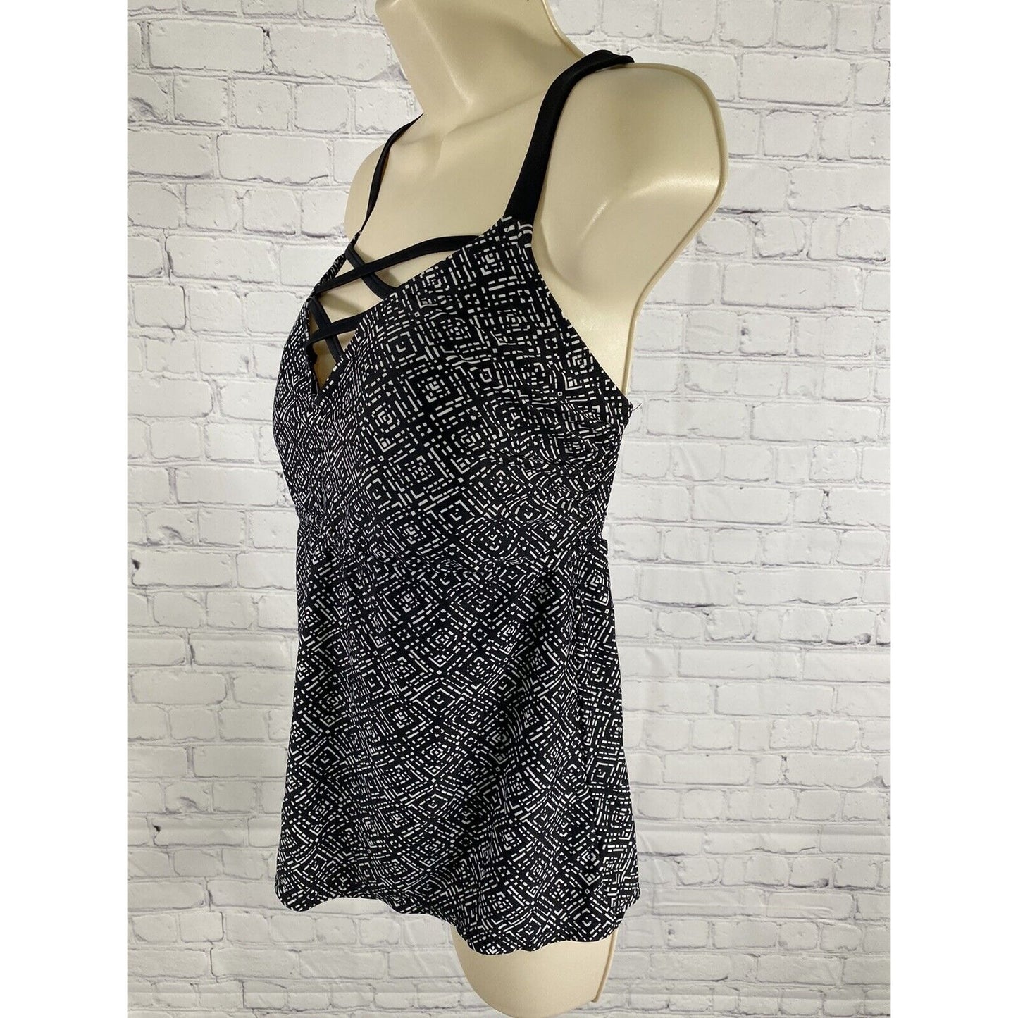 Ava Viv Black White Adjustable Strap Strappy Front Tankini Swim Suit Top 18W