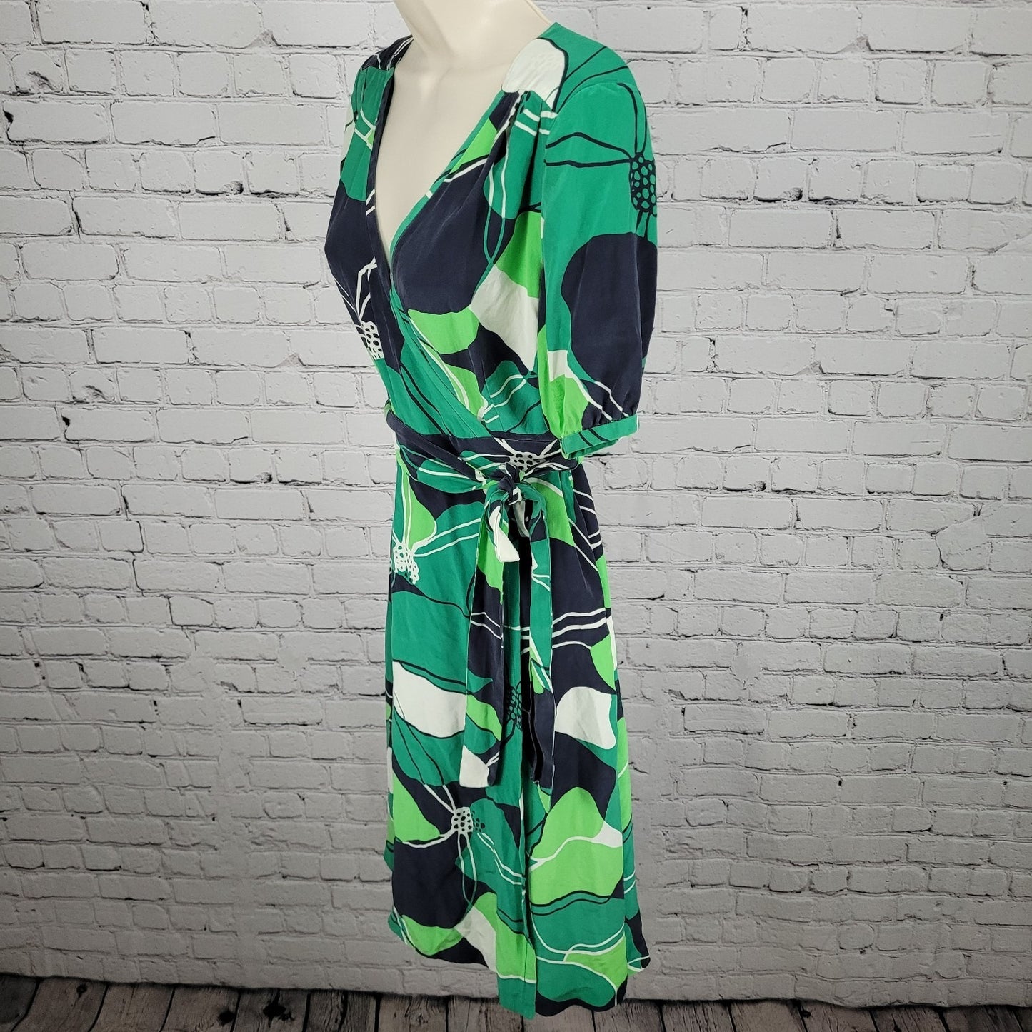 Banana Republic Green 100% Silk Floral Tie Unlined Midi Wrap Dress Size 6