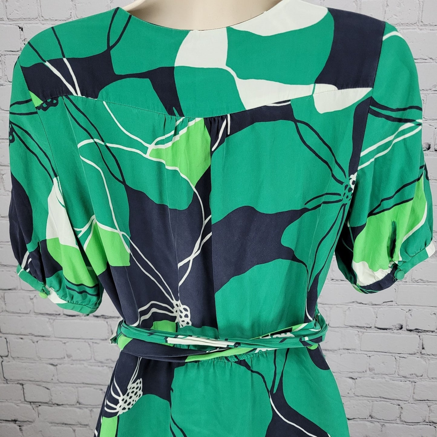 Banana Republic Green 100% Silk Floral Tie Unlined Midi Wrap Dress Size 6