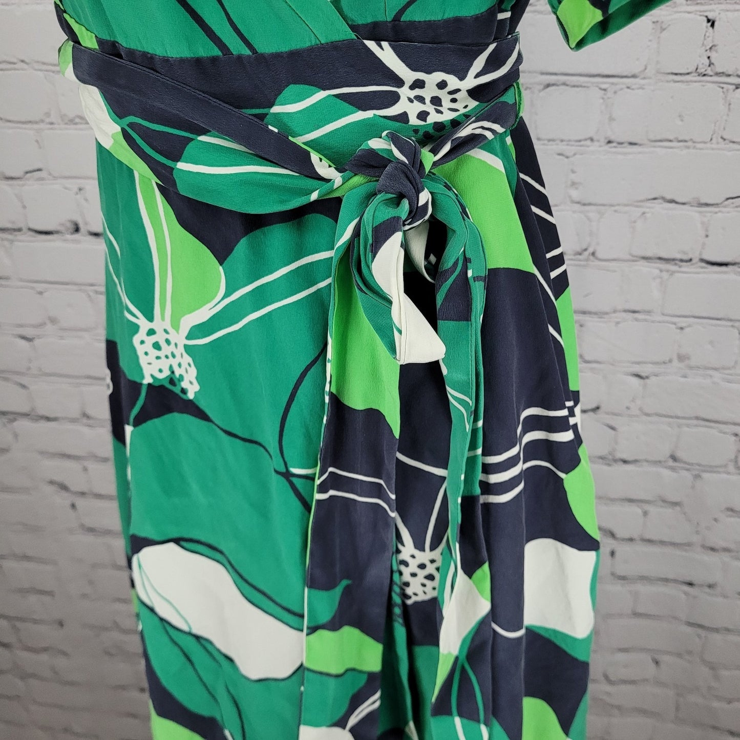 Banana Republic Green 100% Silk Floral Tie Unlined Midi Wrap Dress Size 6