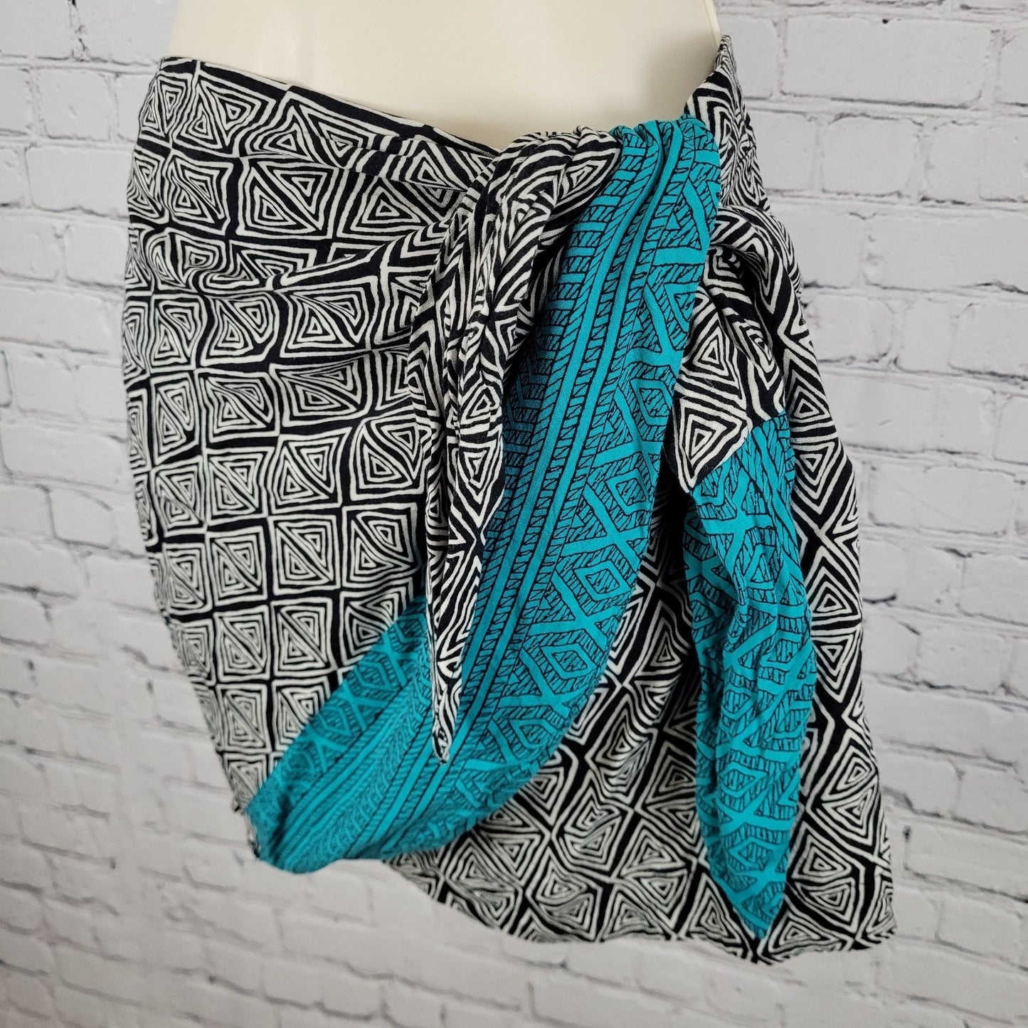 Urban Outfitters Black & Blue Geometric Wrap Tie Skirt Size Medium M