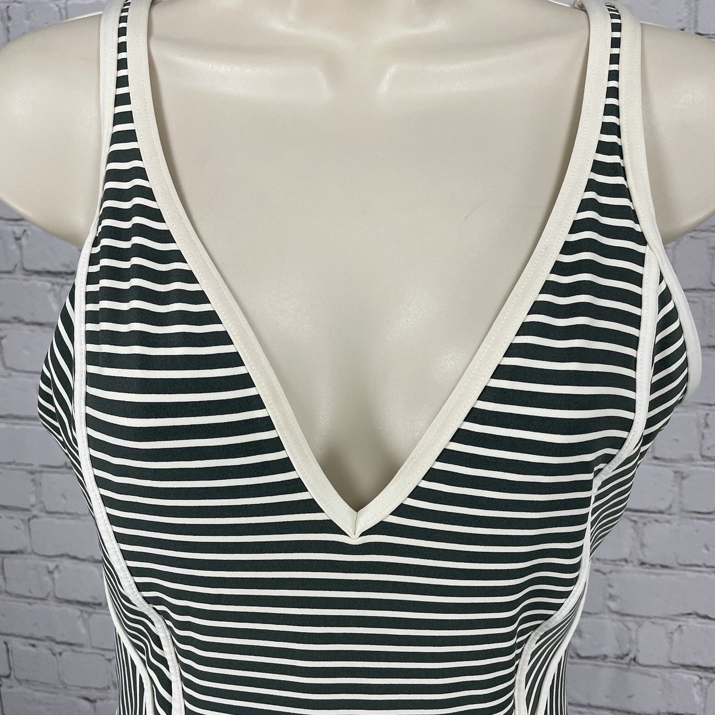 Tommy Hilfiger Green Ivory Stripe Lined Full Coverage One Piece Swimsuit Size 12