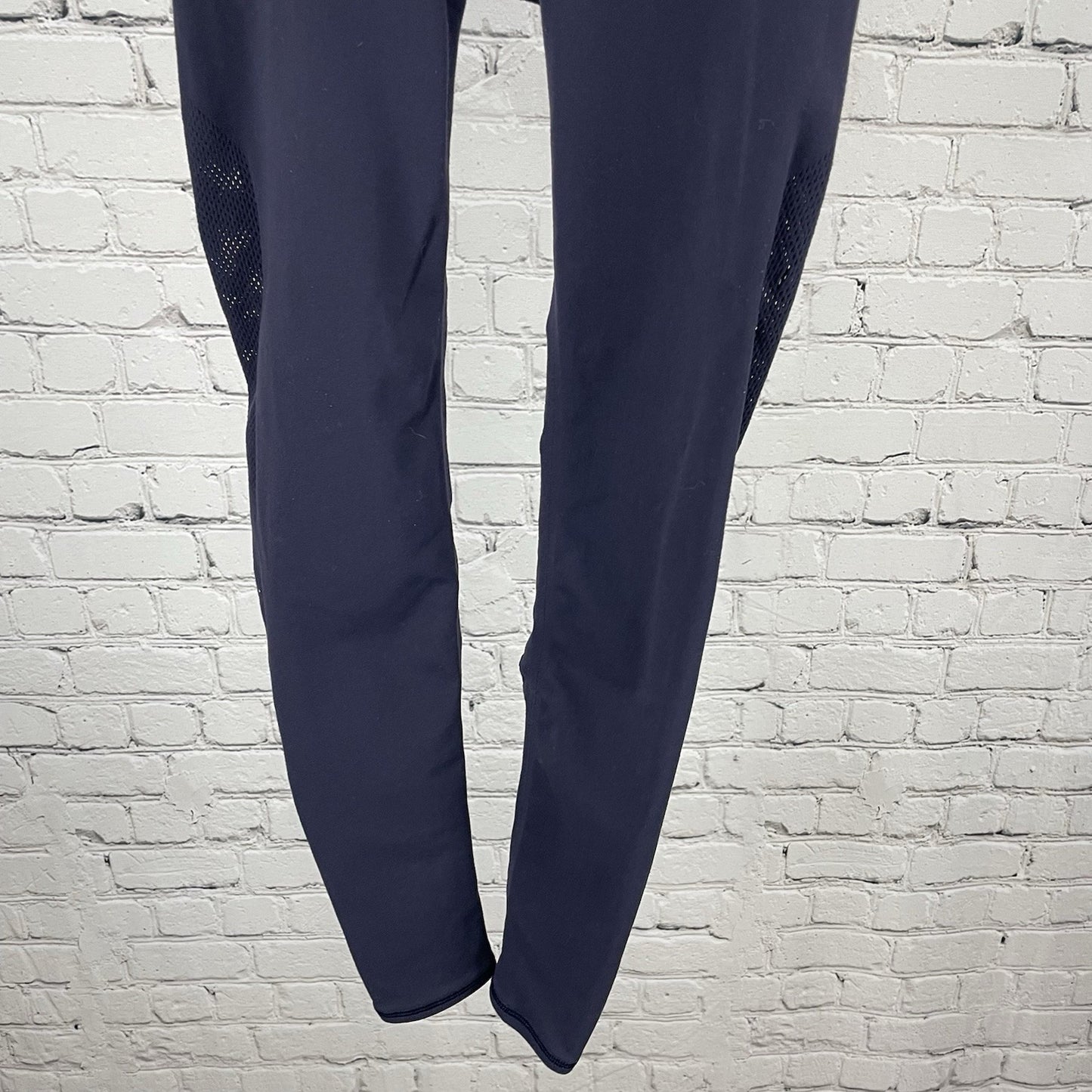 Lululemon Navy Athleisure Compression Ventilated Leggings Size Medium M (25x24)