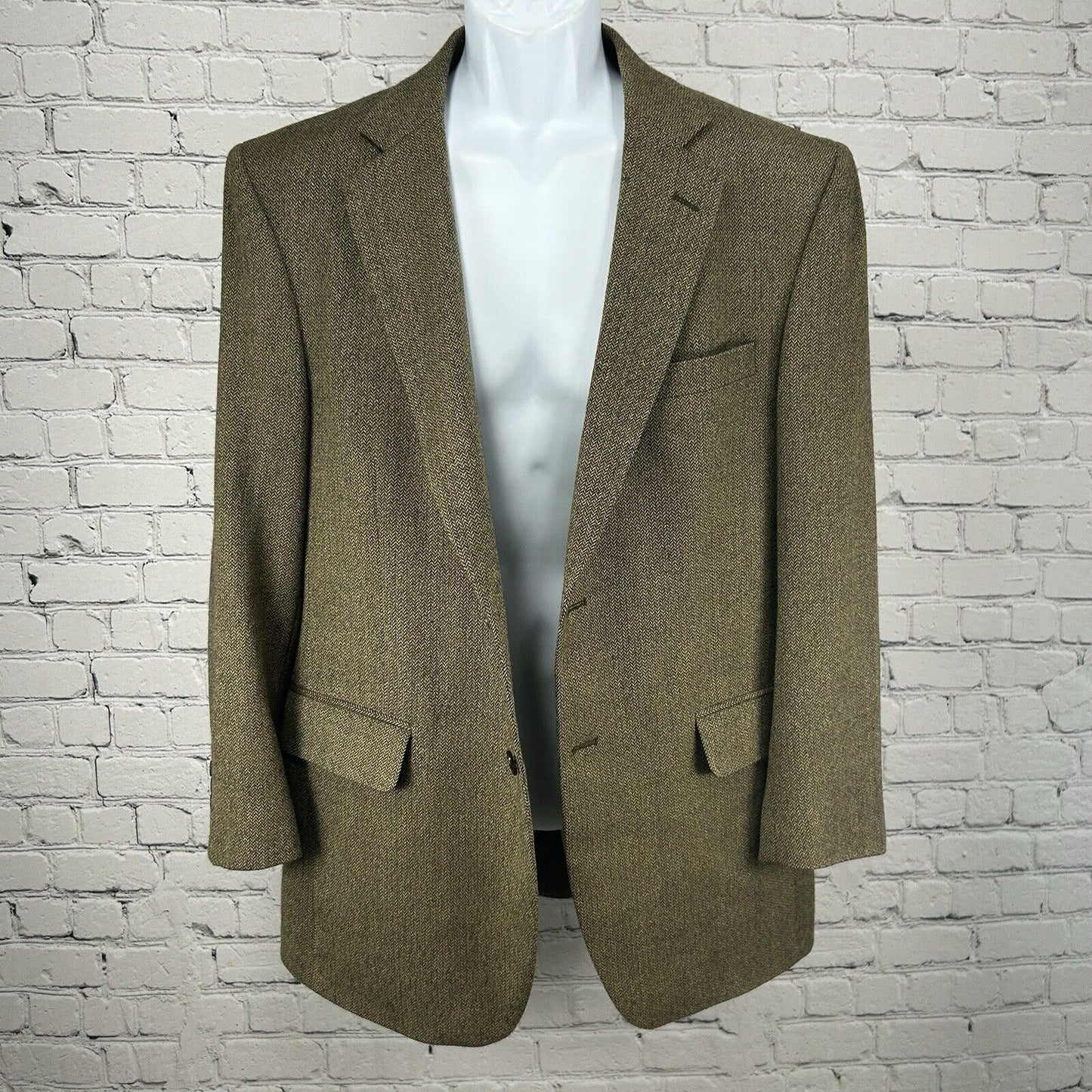 VTG Jos A Bank Brown Wool Herringbone 2 Button Vented Suit Jacket Size 41R