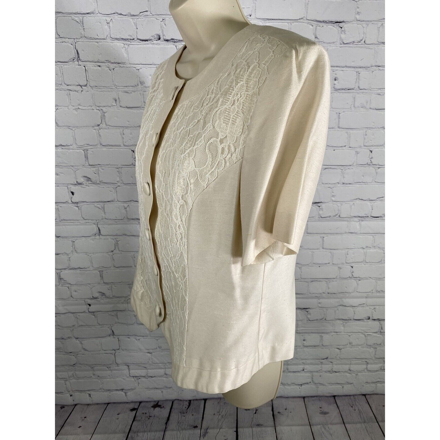 VTG Leslie Fay Petite Ivory Floral Lace Button Up Short Sleeve Blouse 14P