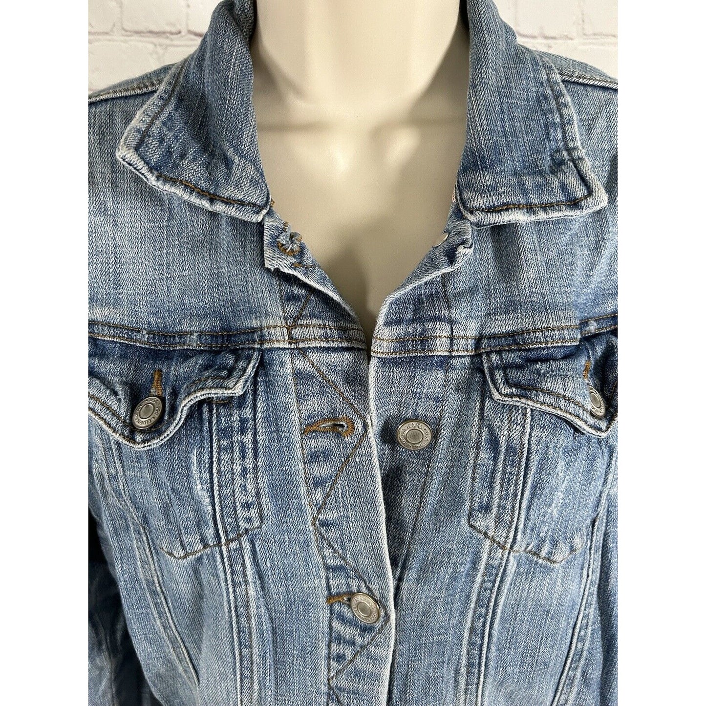 Eunina Outerwear Medium Wash Denim Distressed Button Up Jean Jacket Women’s M