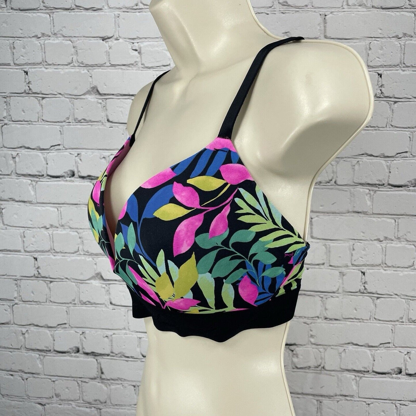 Victoria’s Secret Pink Wireless Push Up Padded Lined Adjustable Bra Size 34DD