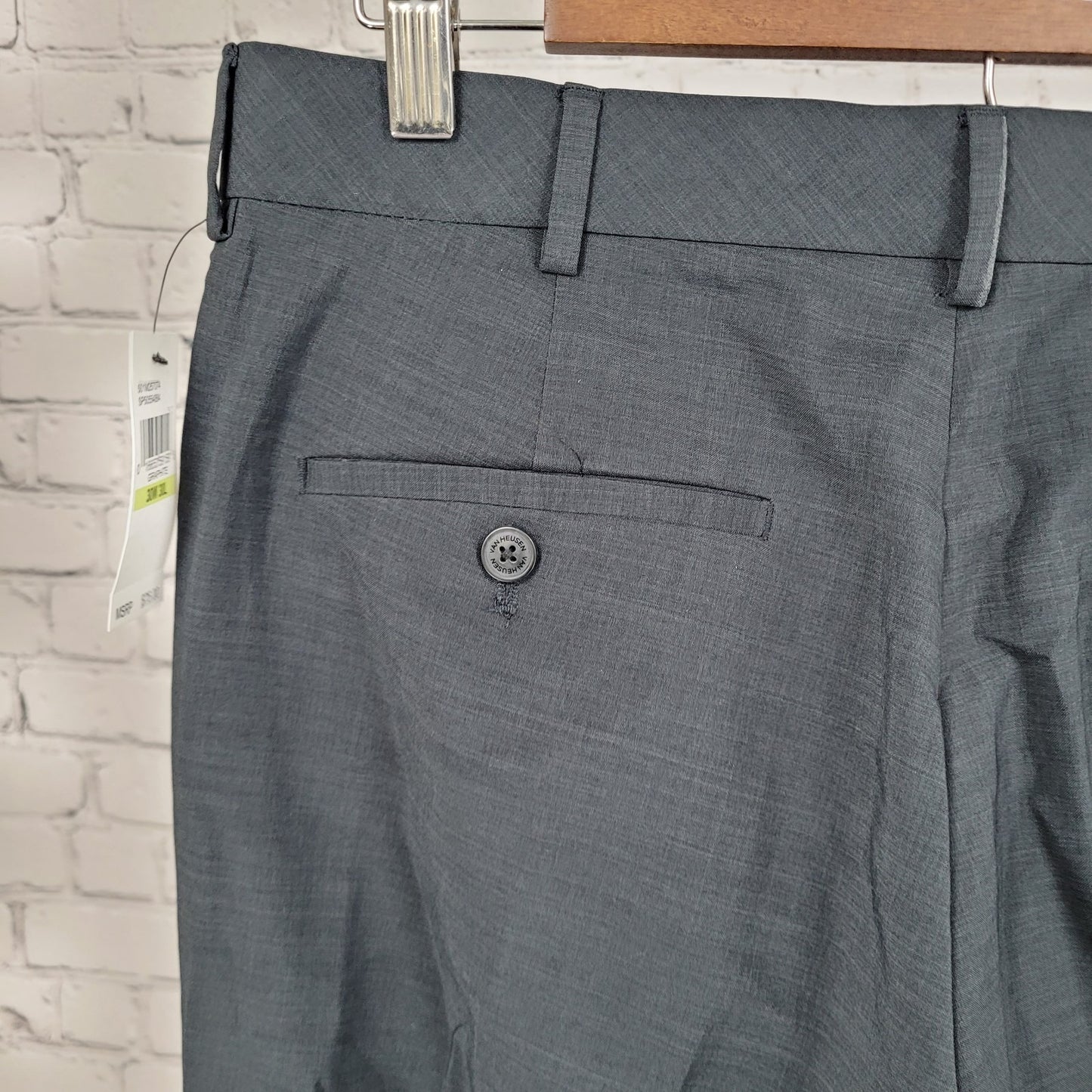 NWT Van Heusen Graphite Grey Slim Fit Flat Front Lightweight Pants Size 30x30