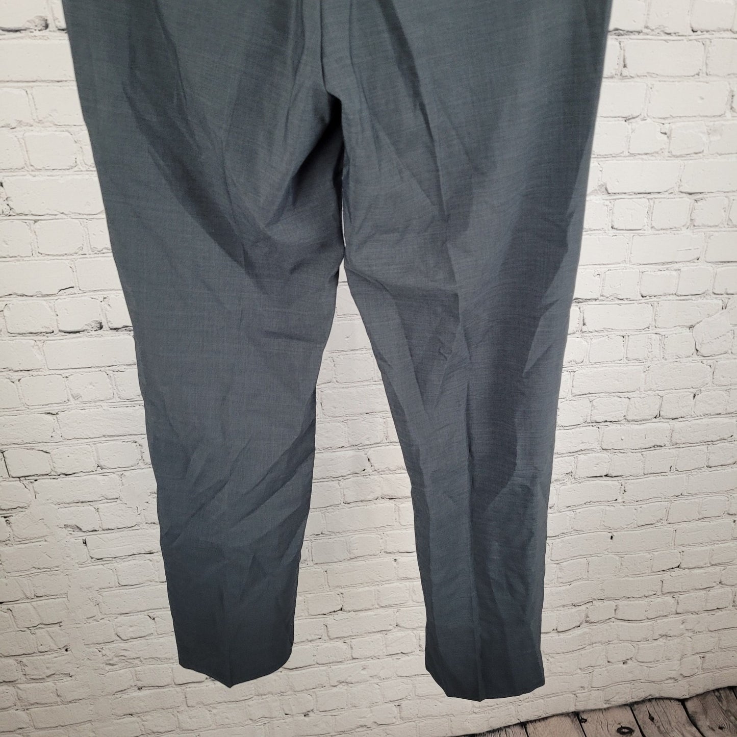 NWT Van Heusen Graphite Grey Slim Fit Flat Front Lightweight Pants Size 30x30