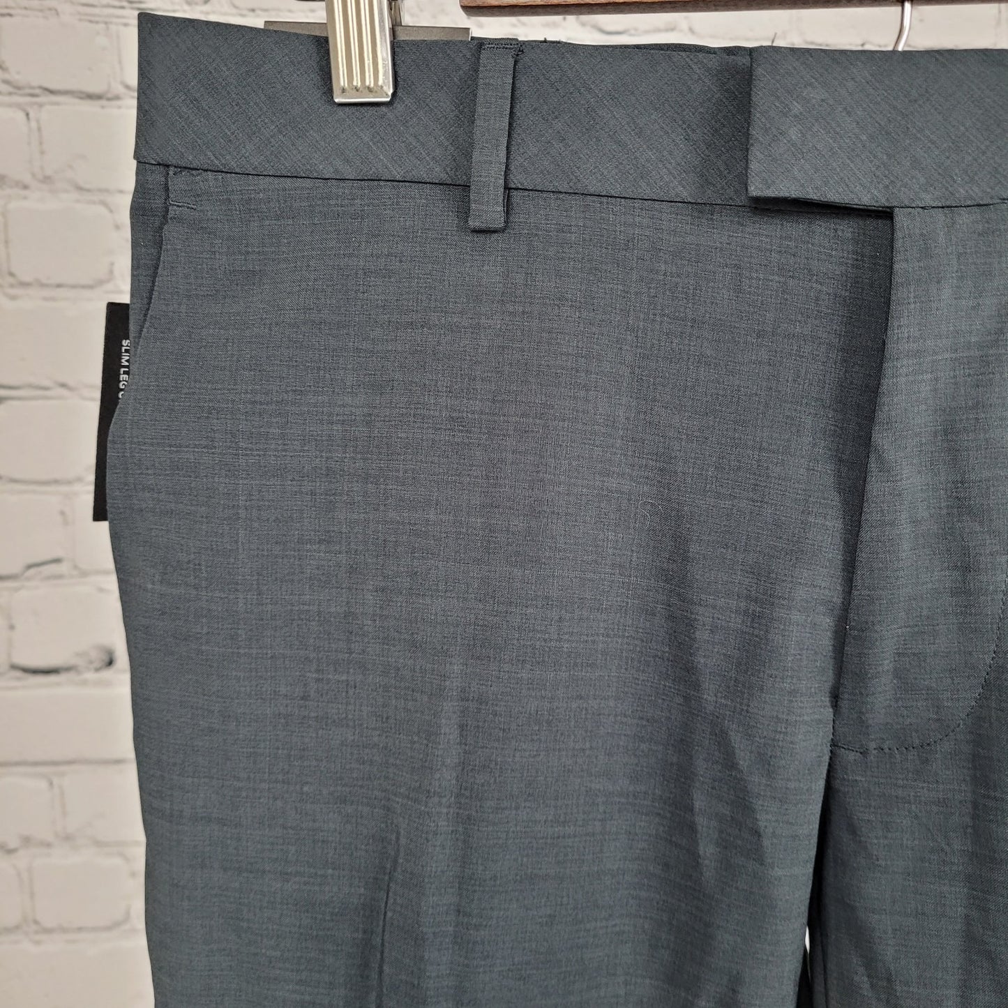NWT Van Heusen Graphite Grey Slim Fit Flat Front Lightweight Pants Size 30x30