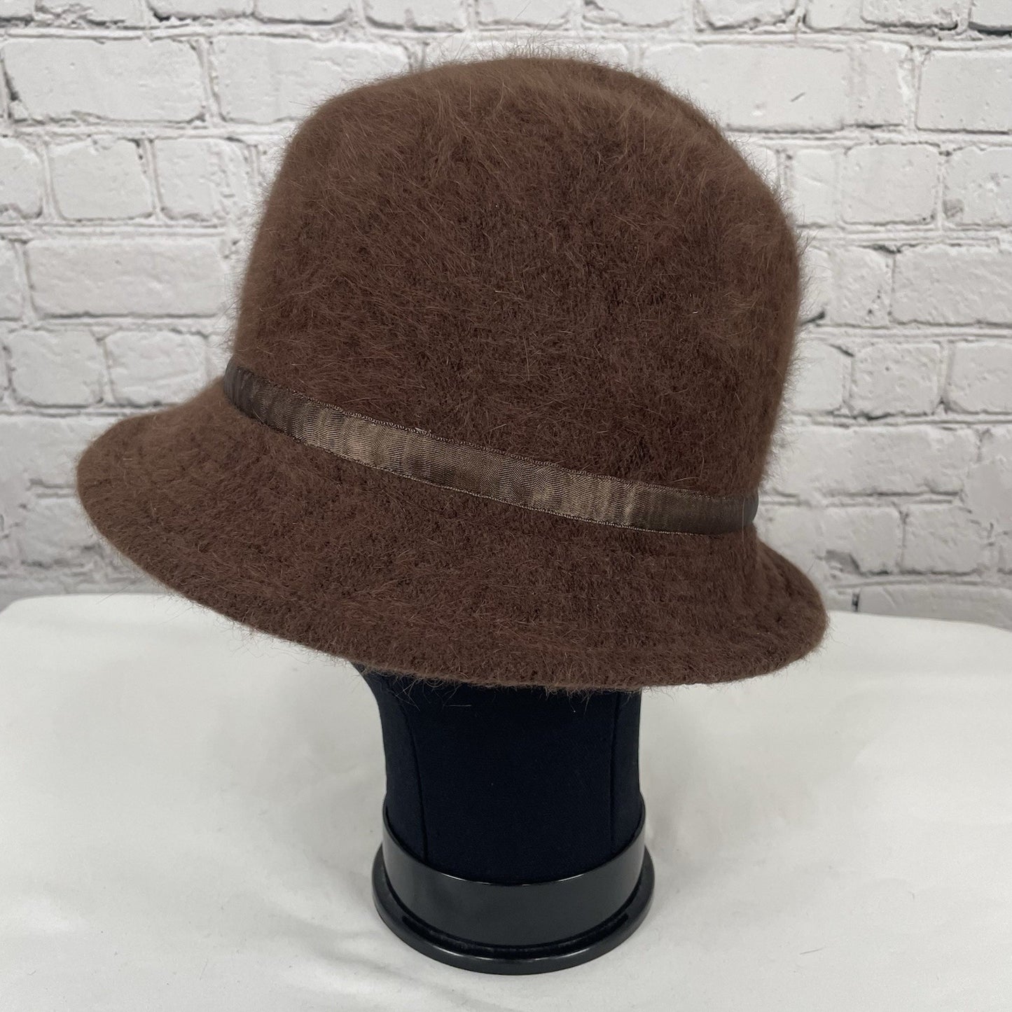 VTG Liz Claiborne Brown Soft Rabbit Hair Blend Bow Packable Cloche Hat