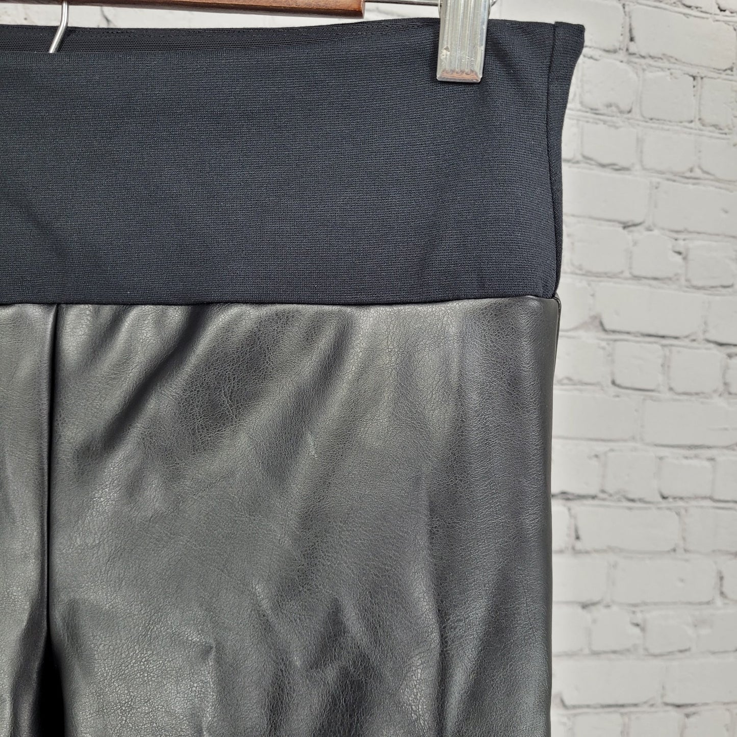 Assets Spanx Black Faux Leather Stretch Skinny Leggings Size XL (30x29.5)