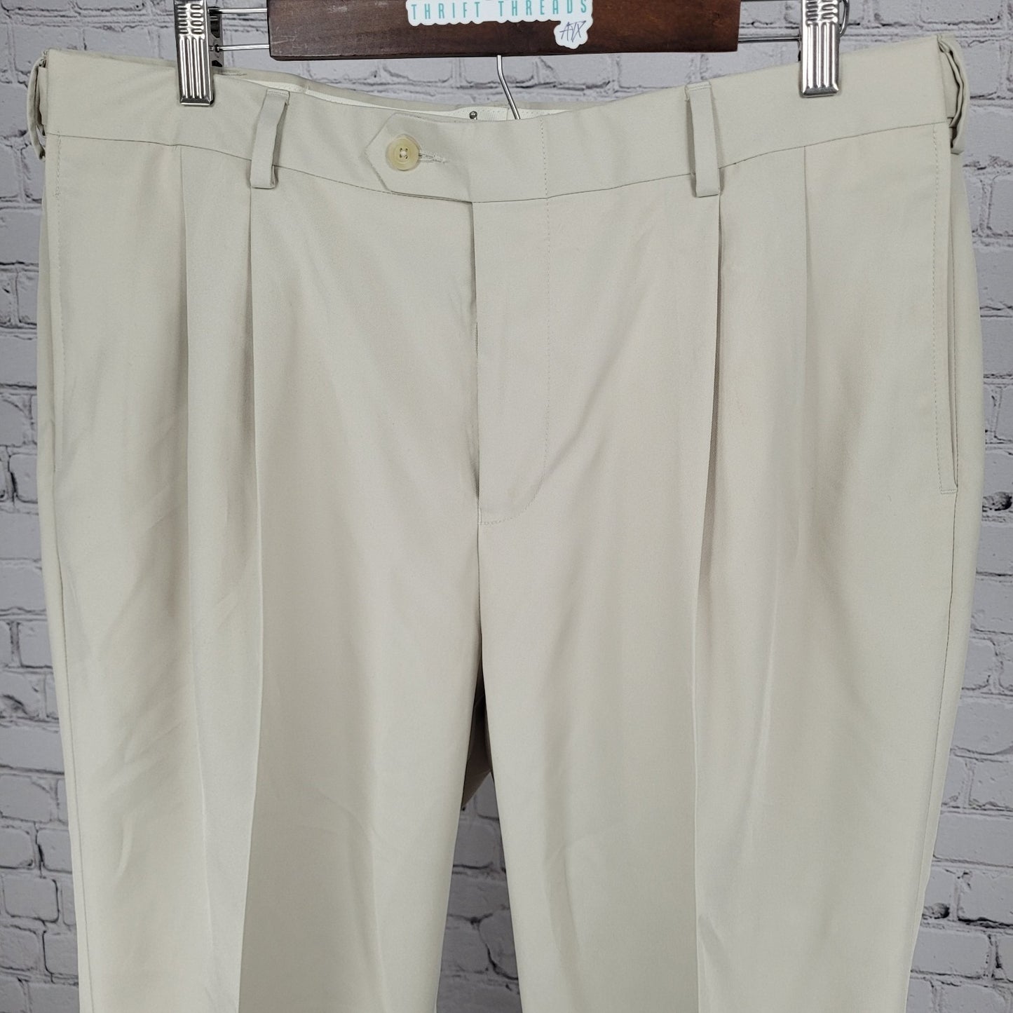 Jos A Bank Beige Traveler Pleated Cuffed Straight Dress Pants Size 36 (36x29)